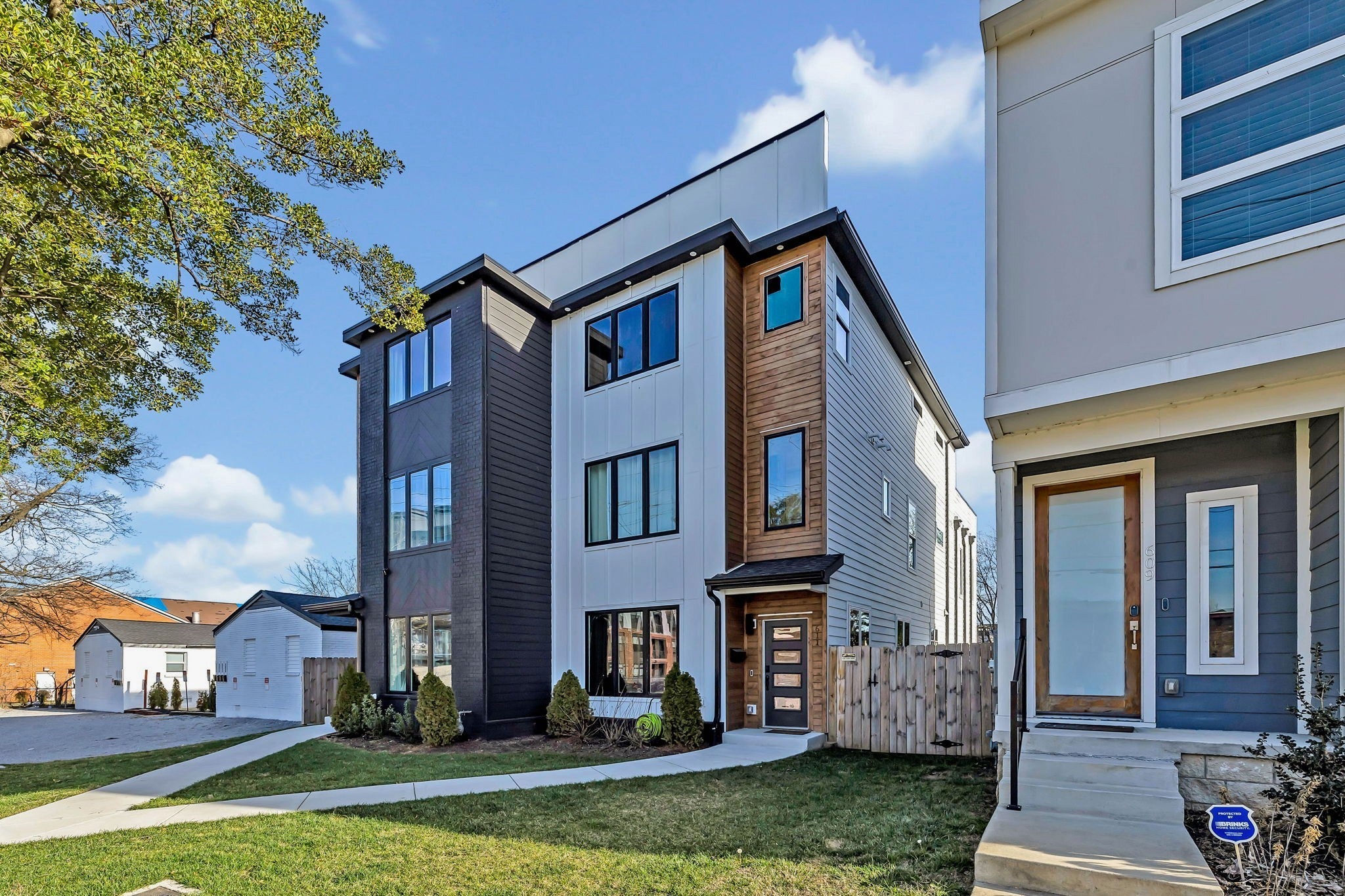 4-bed condo sold in Nashville, TN 37203, 611a 21st Ave N 611a 21st Ave N, Nashville TN 37203 4-bed condo, photo 2 of 56