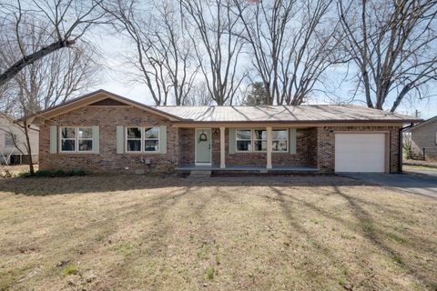 709 7th St, Lawrenceburg, TN 38464 - MLS#: 2799773