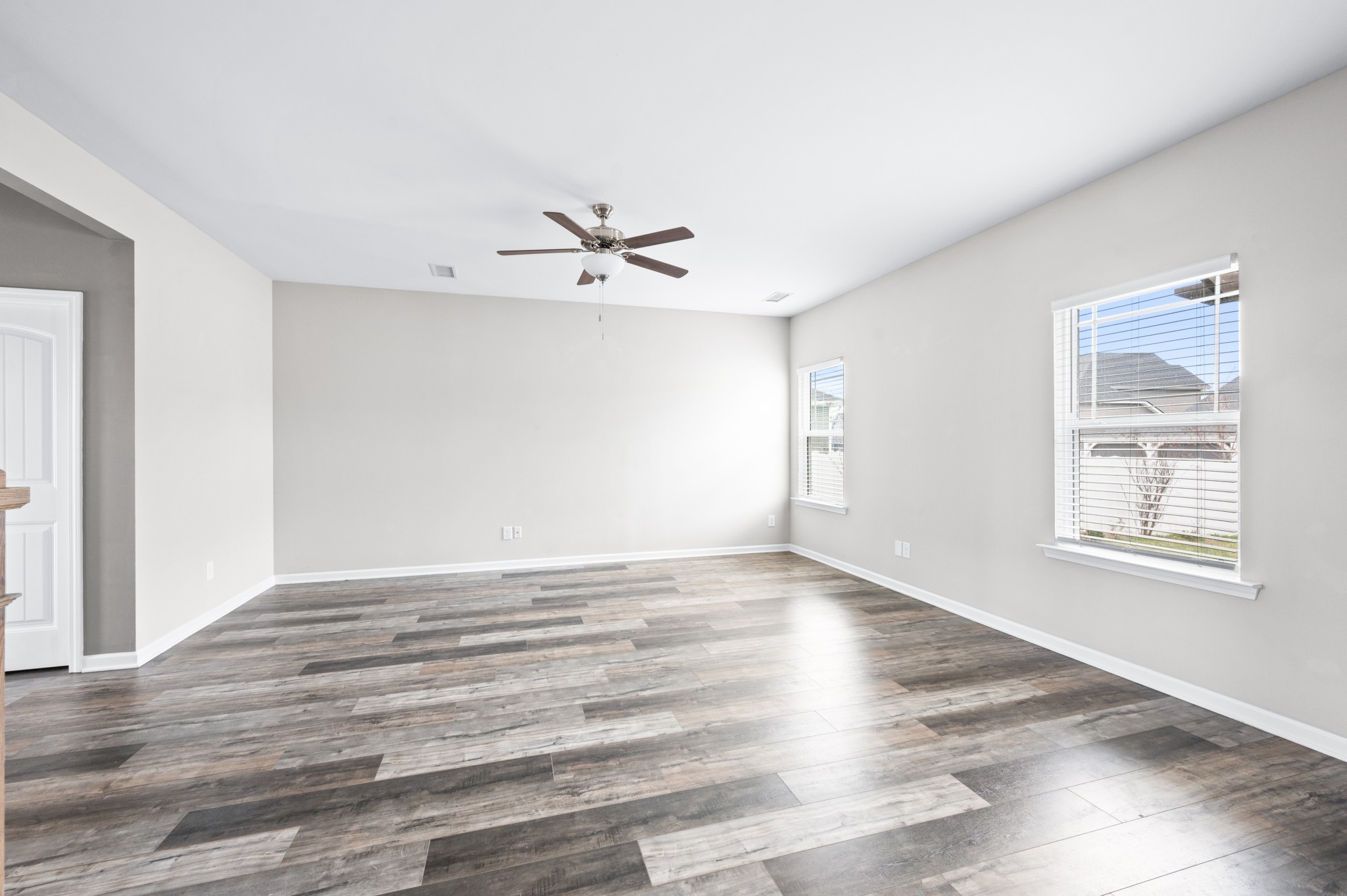 Spring Hill, Tennessee 37174, United States, 3 Bedrooms Bedrooms, ,3 BathroomsBathrooms,Residential,Active,98296