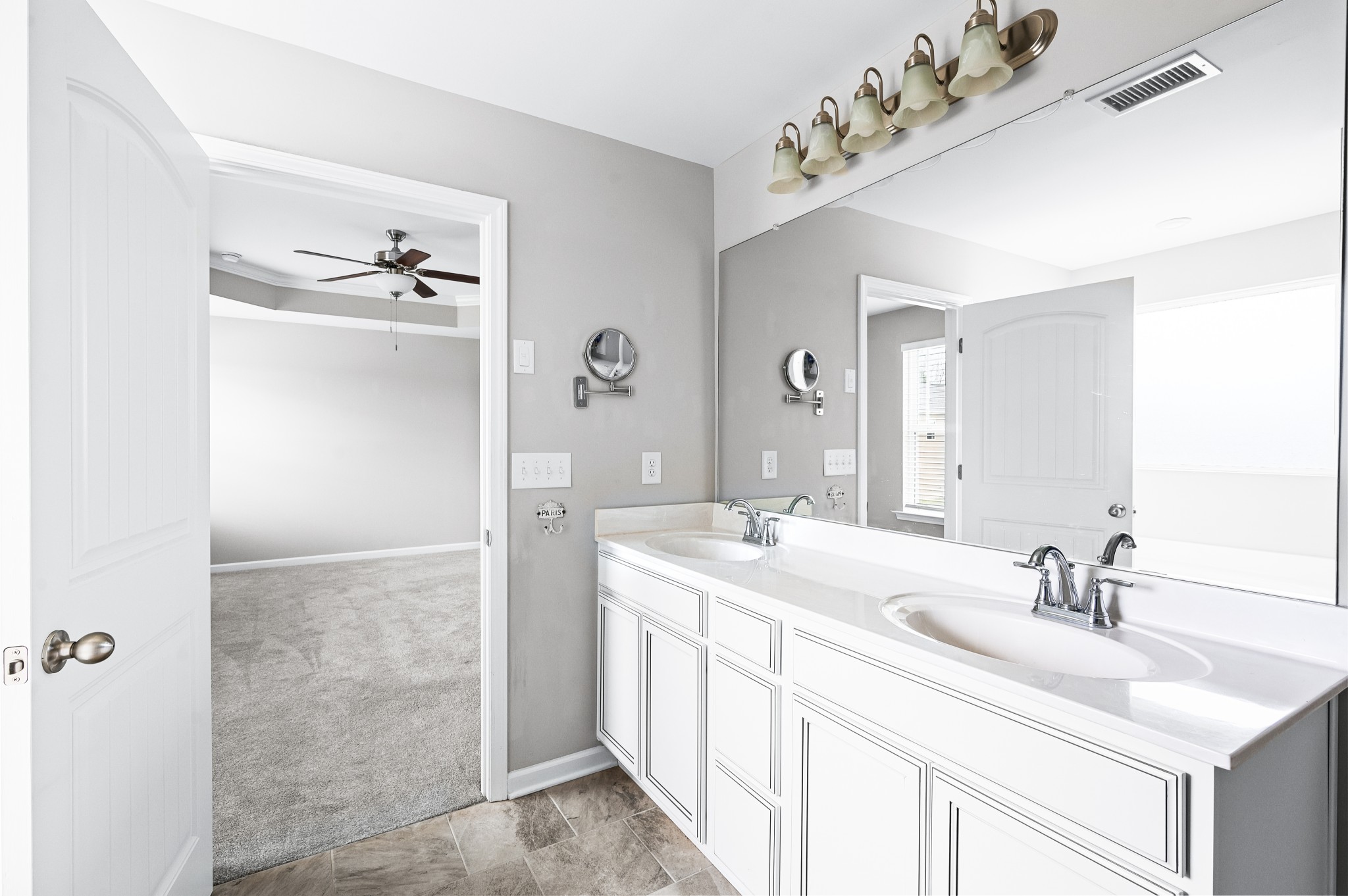 Spring Hill, Tennessee 37174, United States, 3 Bedrooms Bedrooms, ,3 BathroomsBathrooms,Residential,Active,98296