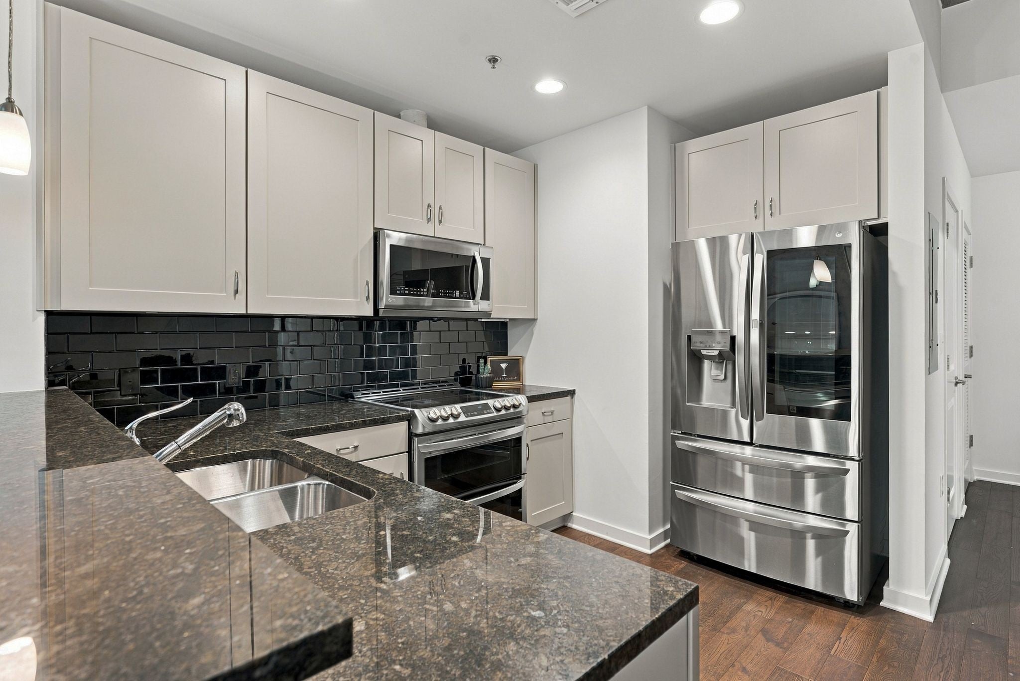 301 Demonbreun St 1120