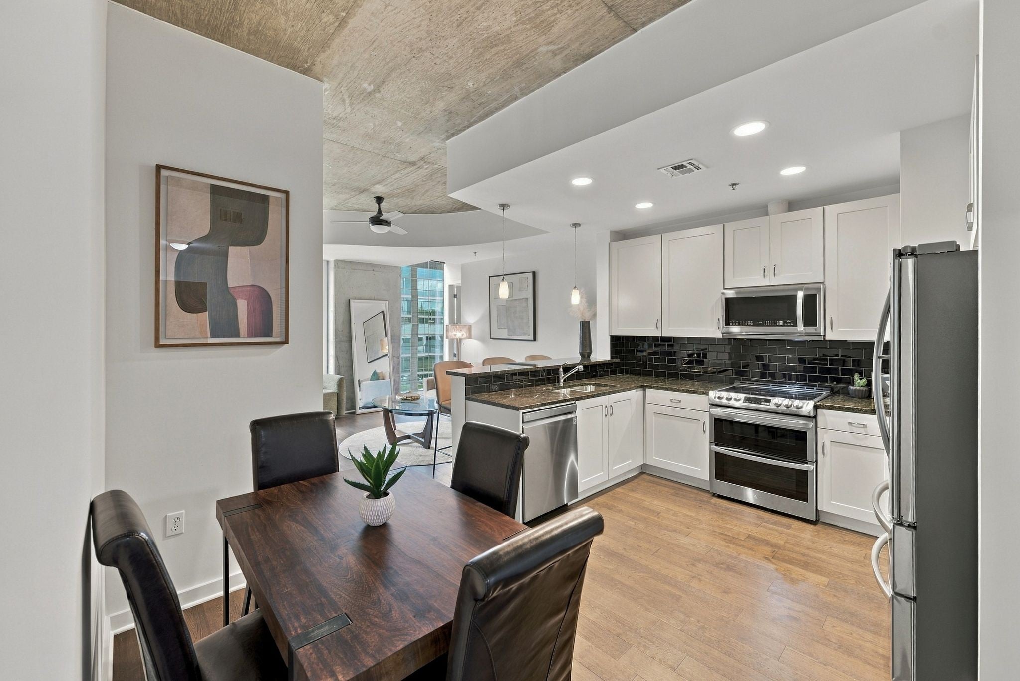 301 Demonbreun St 1120
