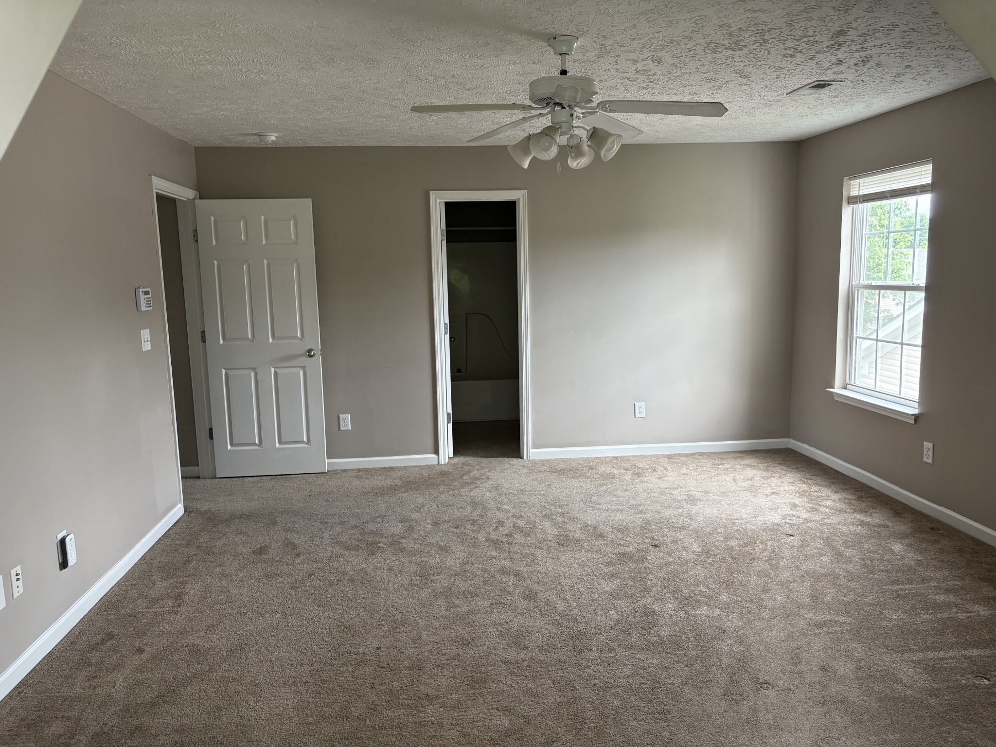 2135 Deer Valley Dr