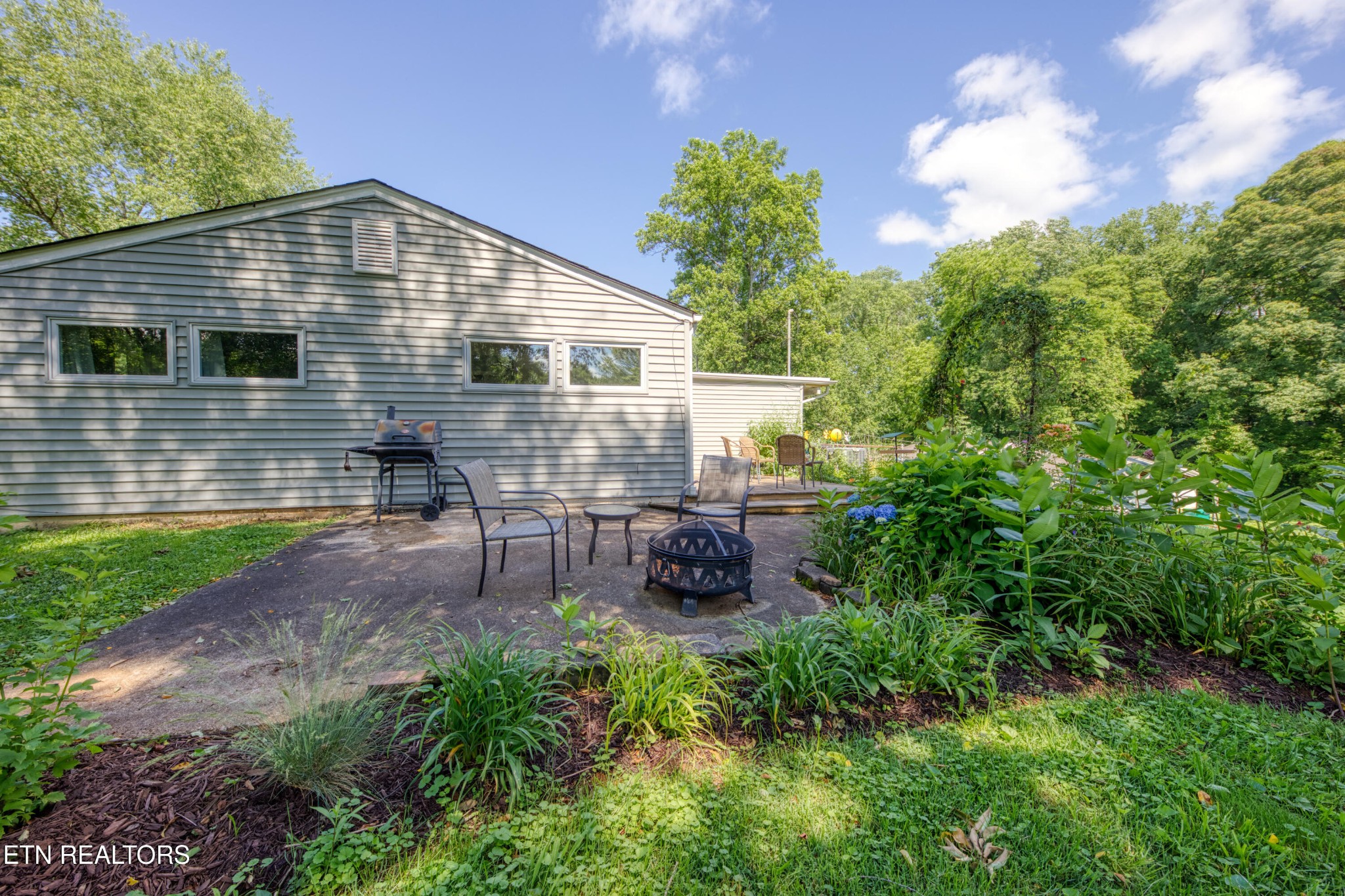 1204 Columbine Circle