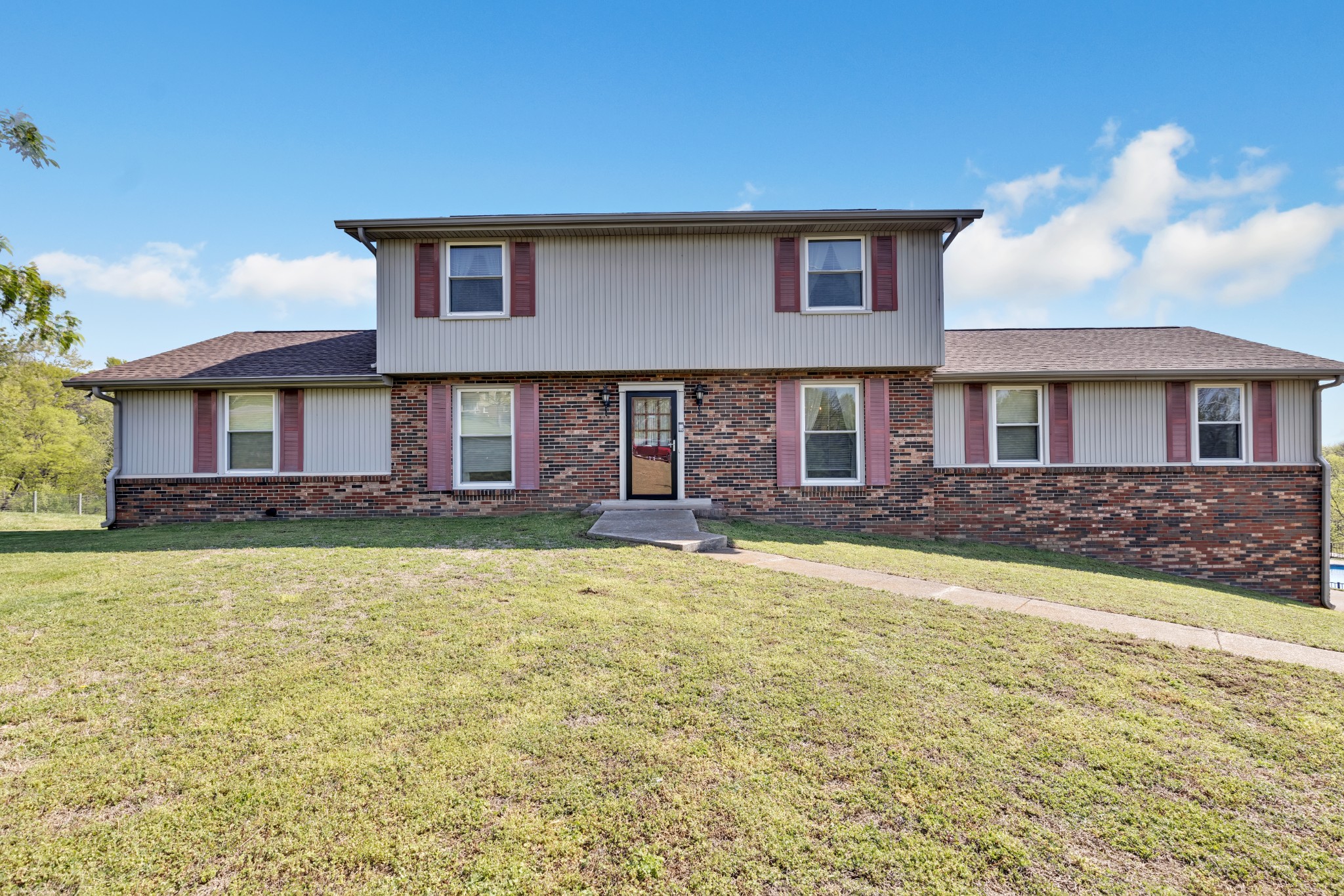 415 Highland Heights Dr