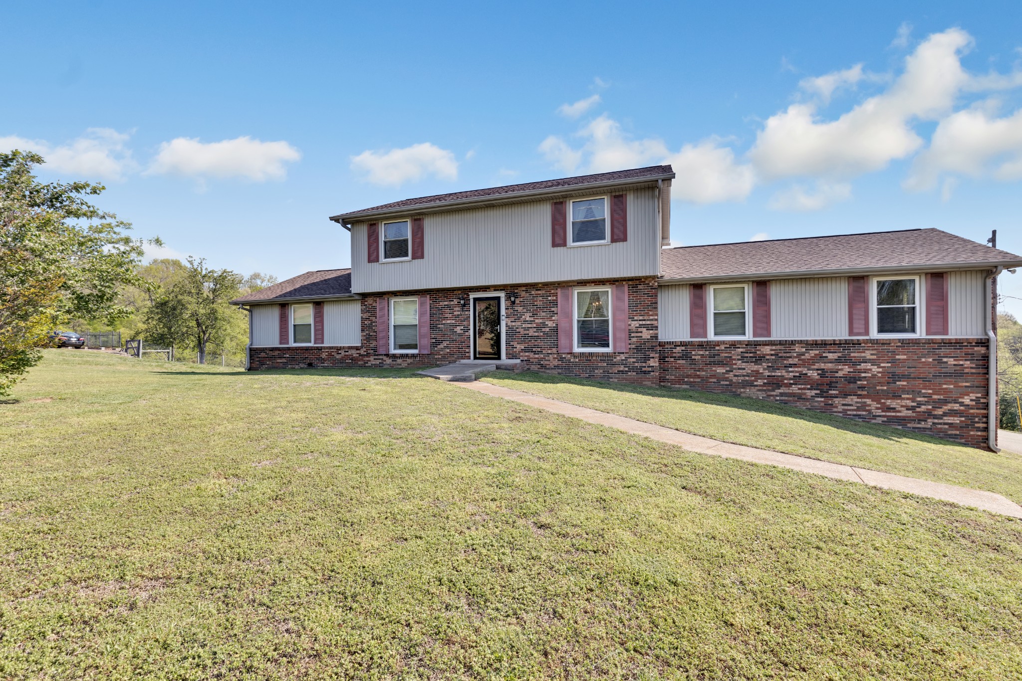 415 Highland Heights Dr