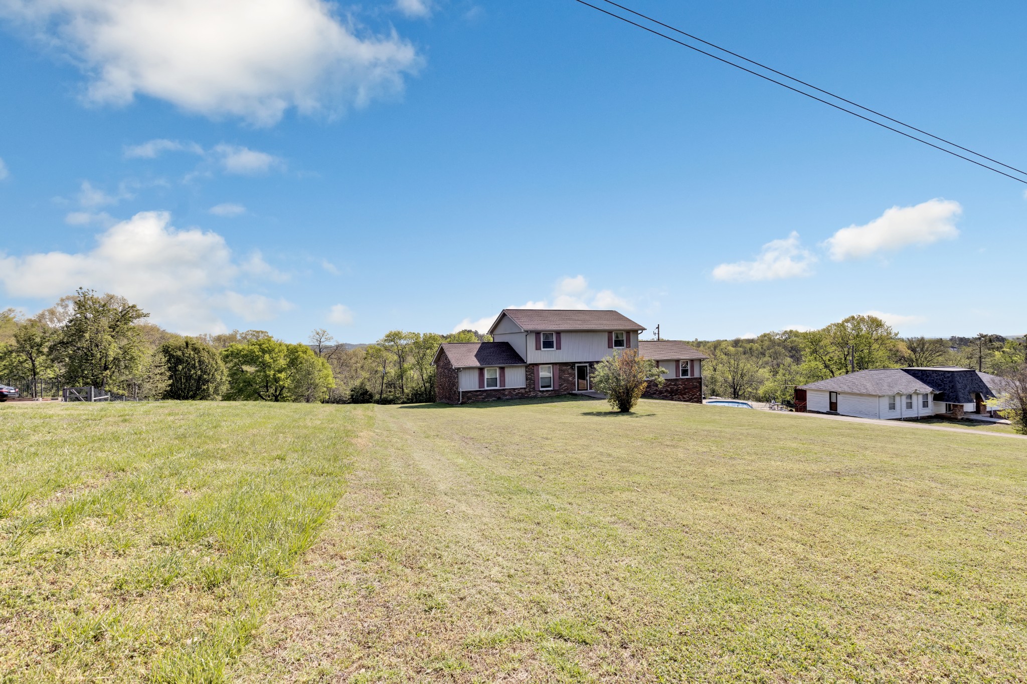 415 Highland Heights Dr