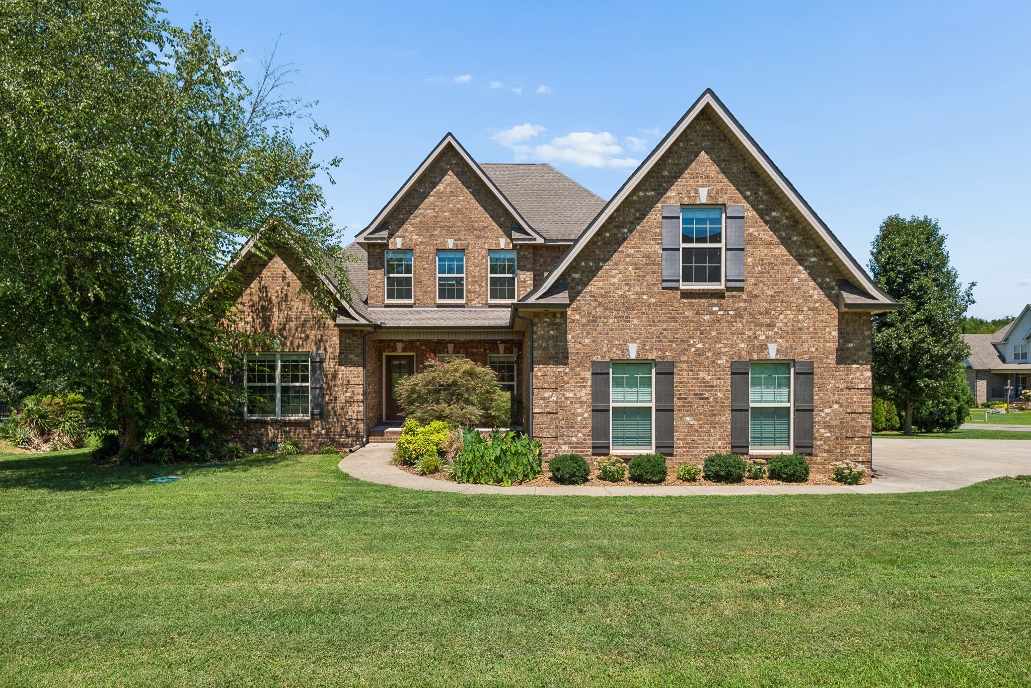 804 Twin View Dr