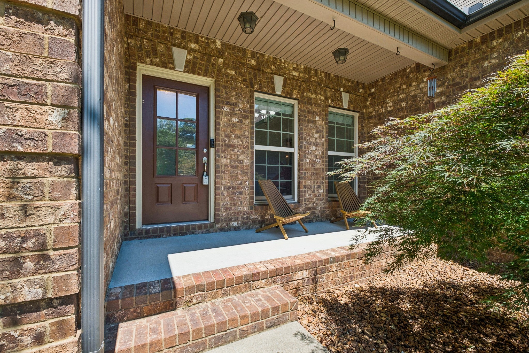 804 Twin View Dr