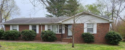 304 Cascade Ave, McMinnville, TN 37110 - MLS#: 2810811