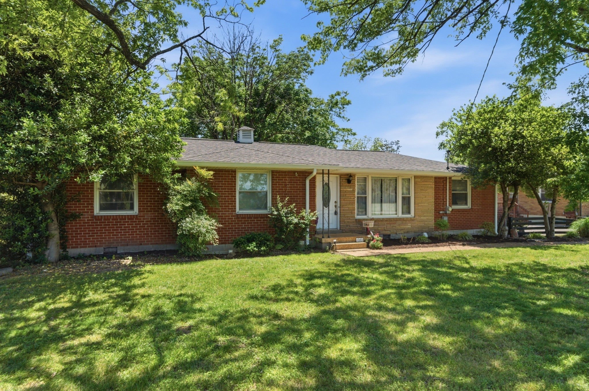 3-bed home for sale in Old Hickory, TN 37138, 101 Newport Dr 101 Newport Dr, Old Hickory TN 37138 3-bed home, photo 5 of 37