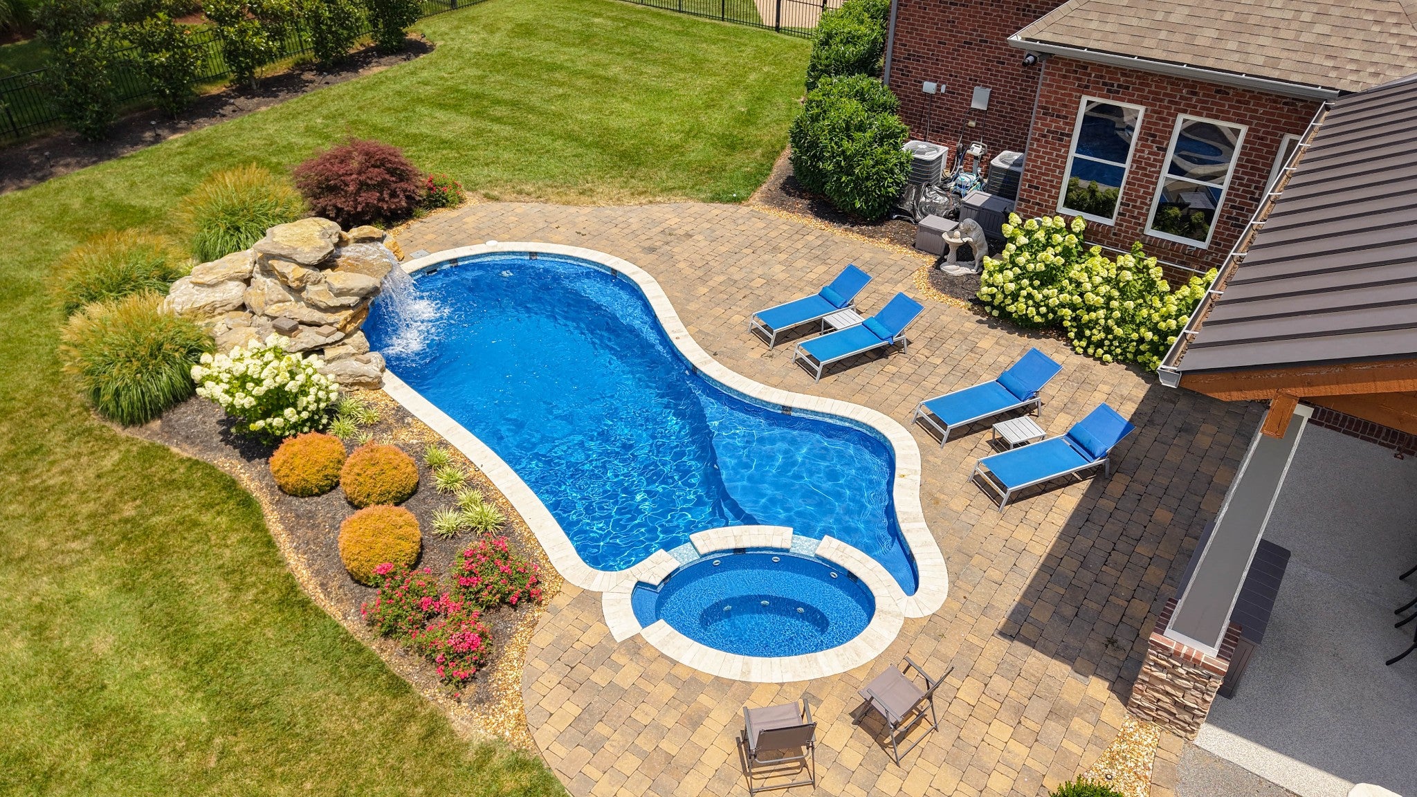 1260 Potter Ln
