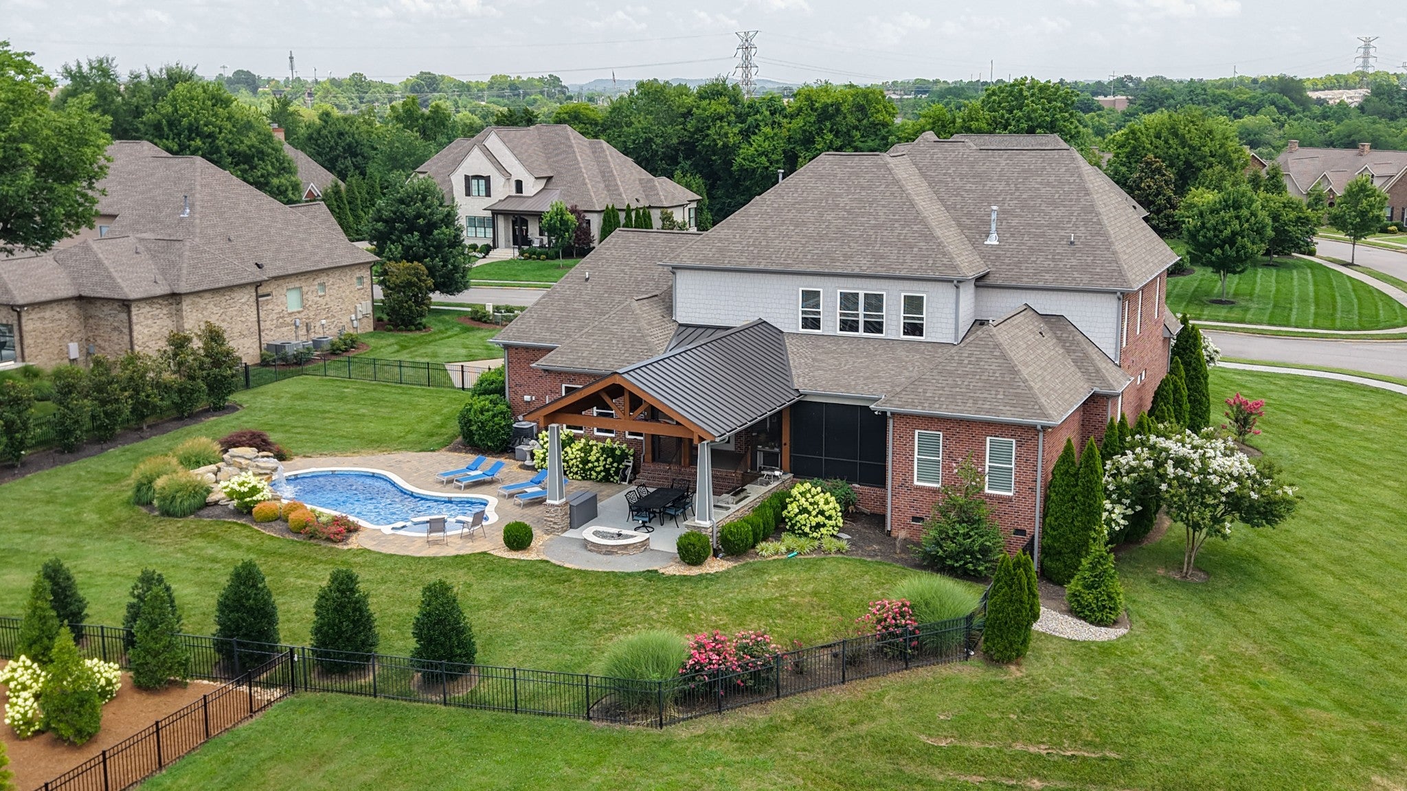 1260 Potter Ln