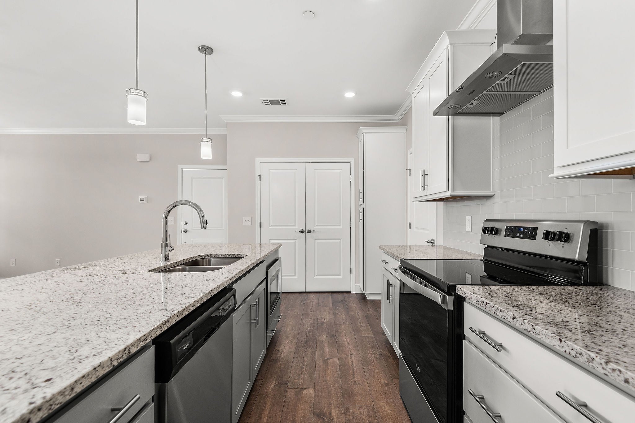 836 Goswell Dr 3