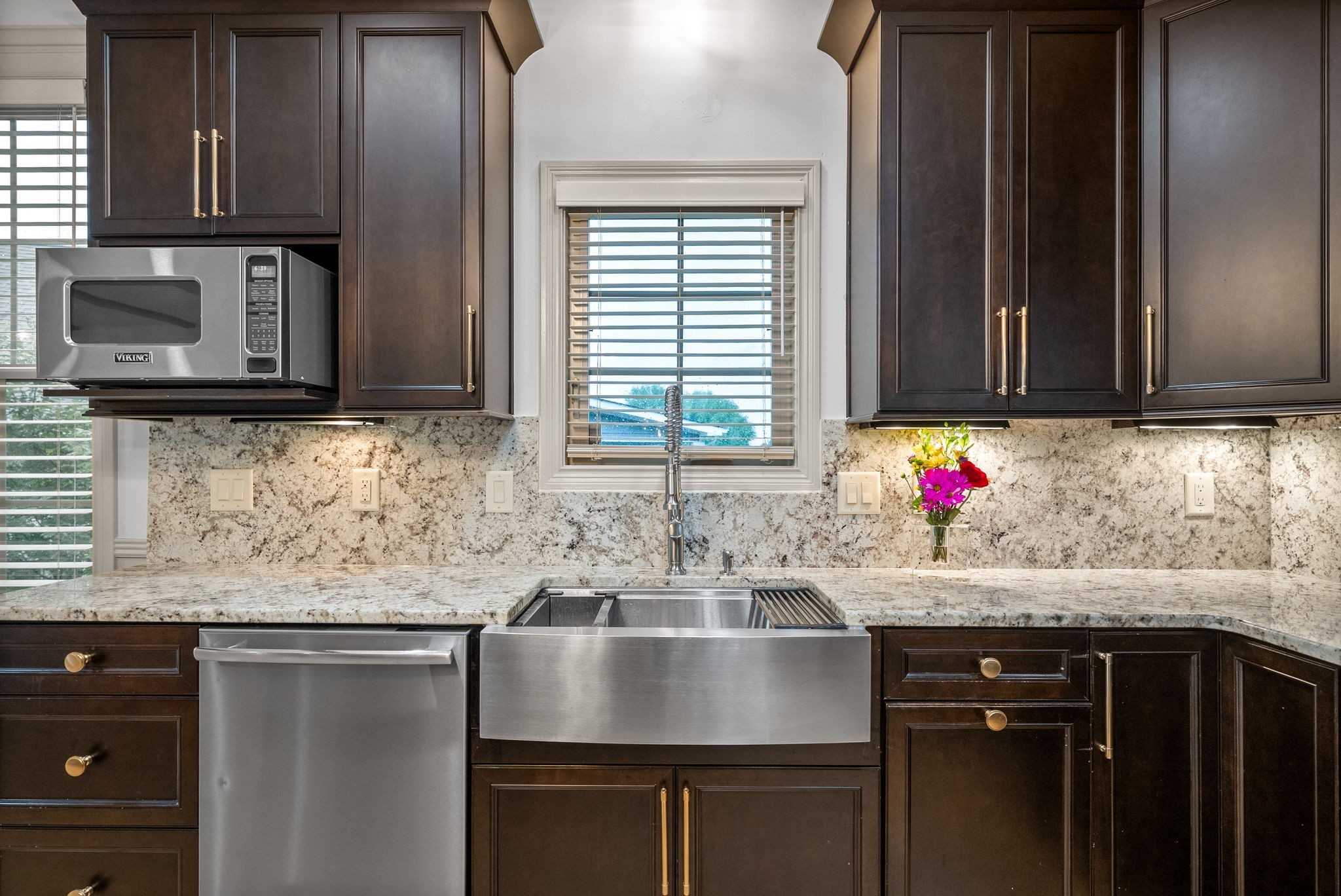 Clarksville, Tennessee 37043, United States, 5 Bedrooms Bedrooms, ,4 BathroomsBathrooms,Residential,Active,205447