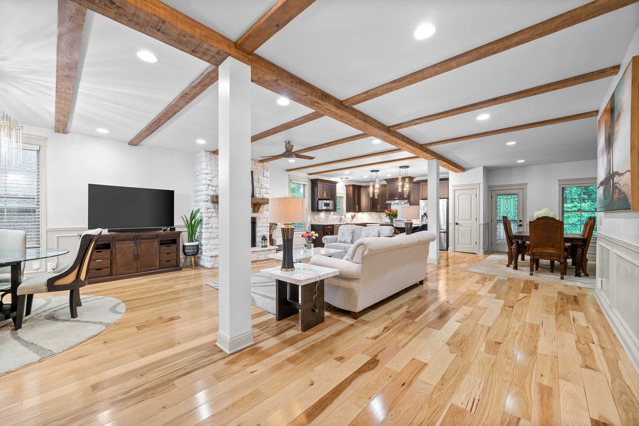 Clarksville, Tennessee 37043, United States, 5 Bedrooms Bedrooms, ,4 BathroomsBathrooms,Residential,Active,205447