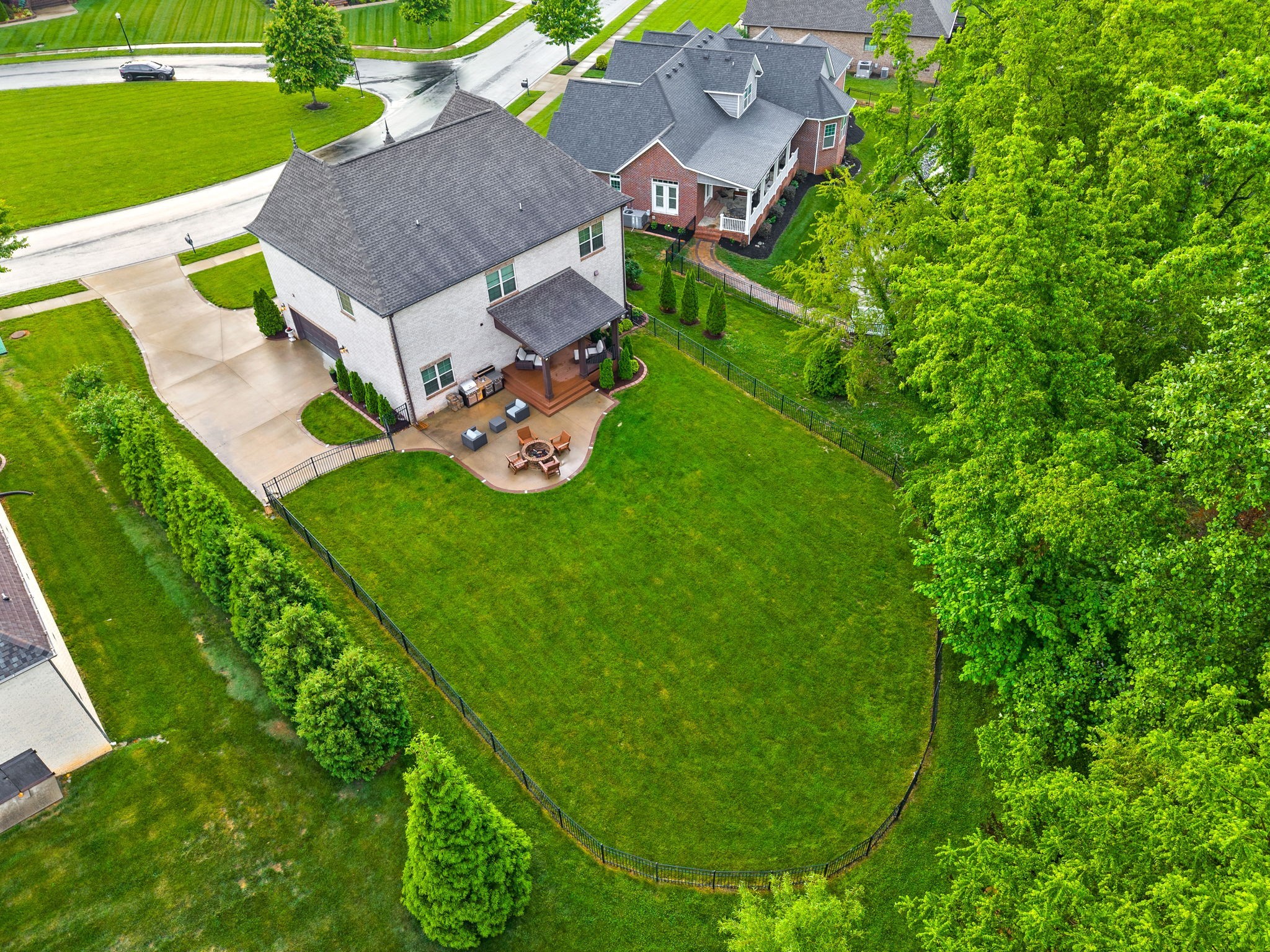 Clarksville, Tennessee 37043, United States, 5 Bedrooms Bedrooms, ,4 BathroomsBathrooms,Residential,Active,205447