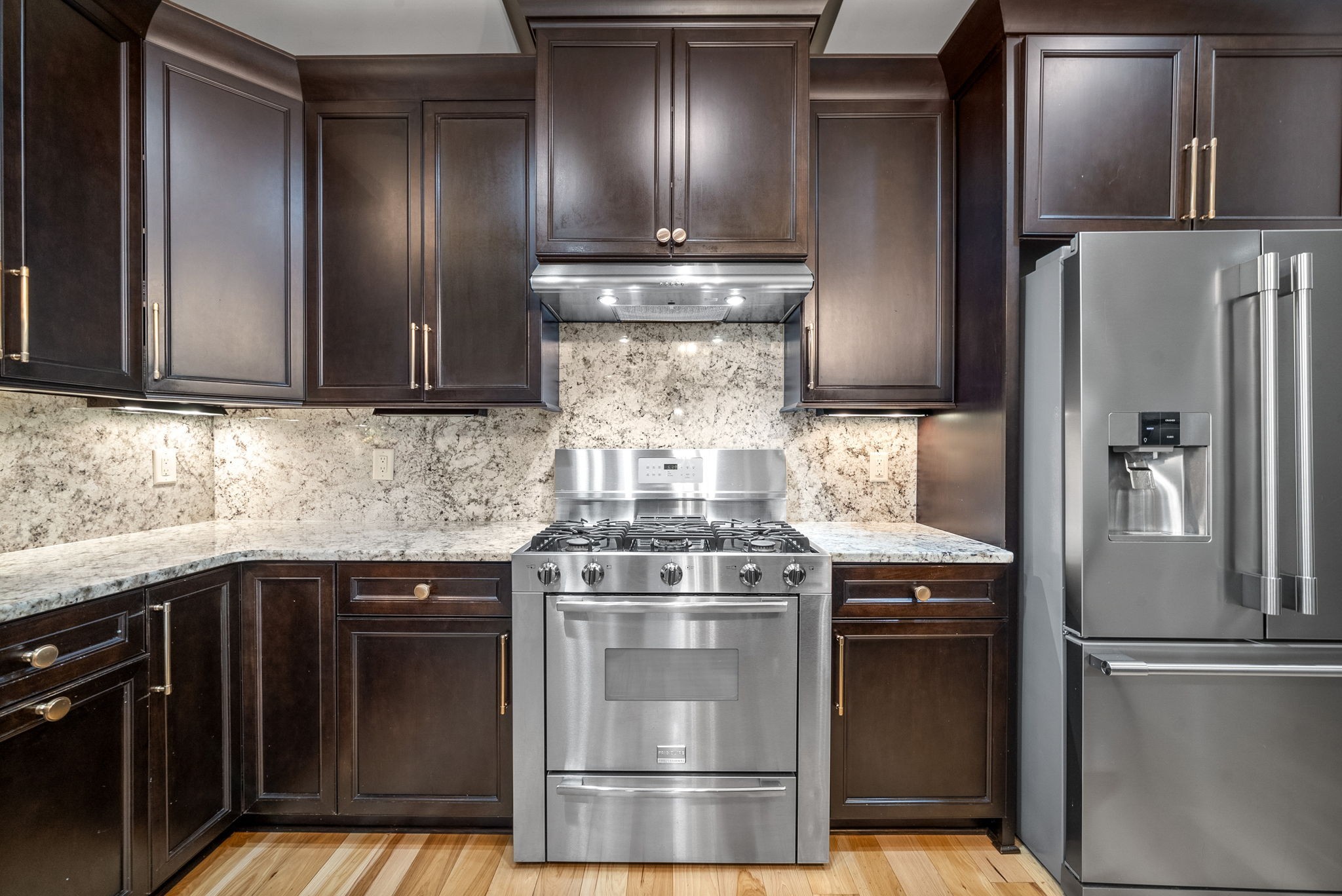 Clarksville, Tennessee 37043, United States, 5 Bedrooms Bedrooms, ,4 BathroomsBathrooms,Residential,Active,205447