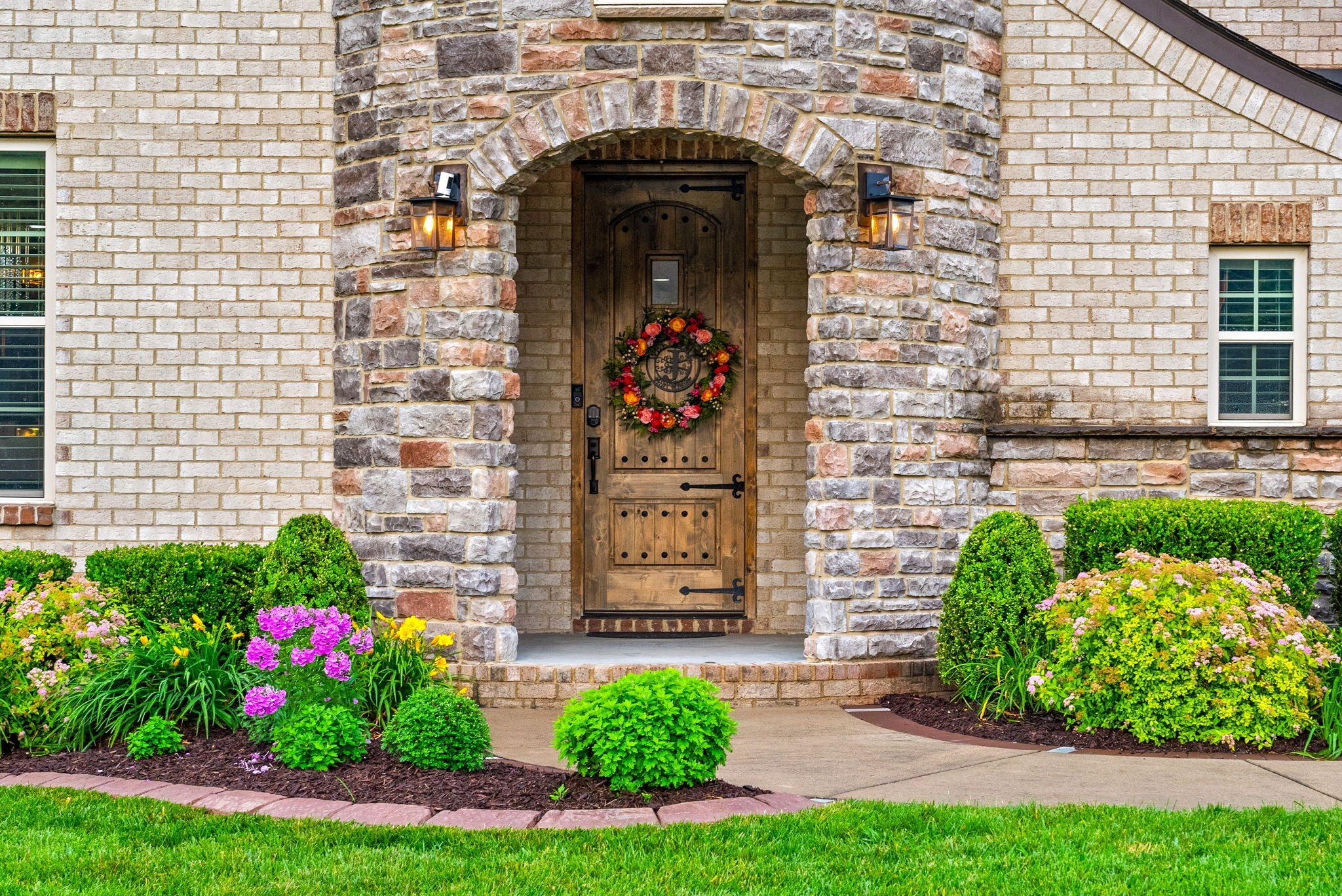 Clarksville, Tennessee 37043, United States, 5 Bedrooms Bedrooms, ,4 BathroomsBathrooms,Residential,Active,205447