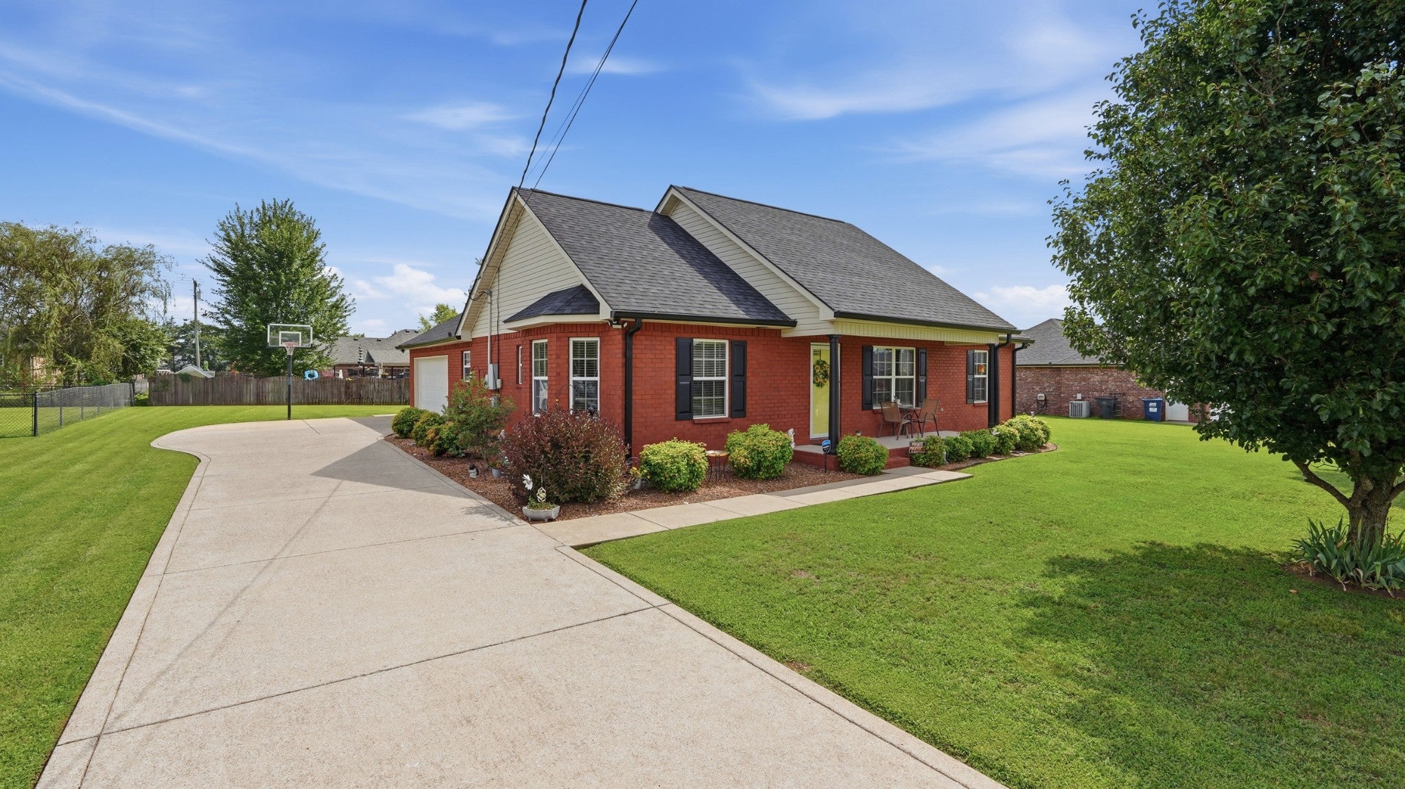 2732 Ridgewood Dr
