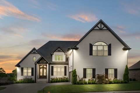 105 Mulberry Grove Gallatin TN 37066