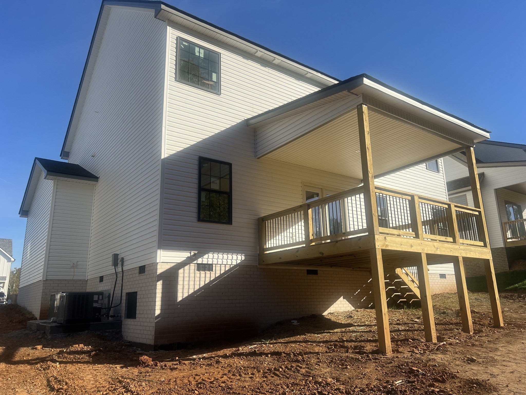 590 Pongracz Way