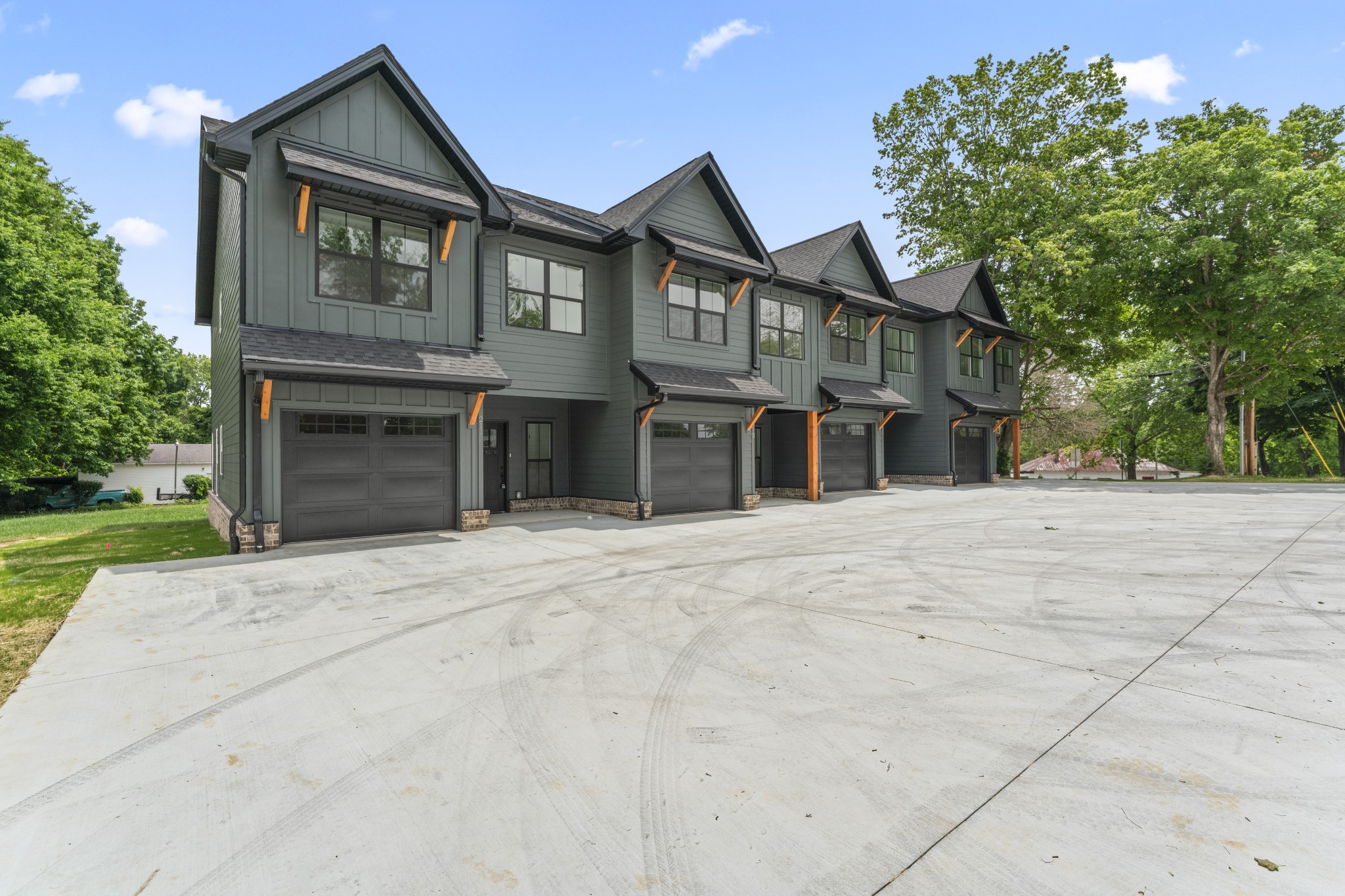 215 S Porter St 215