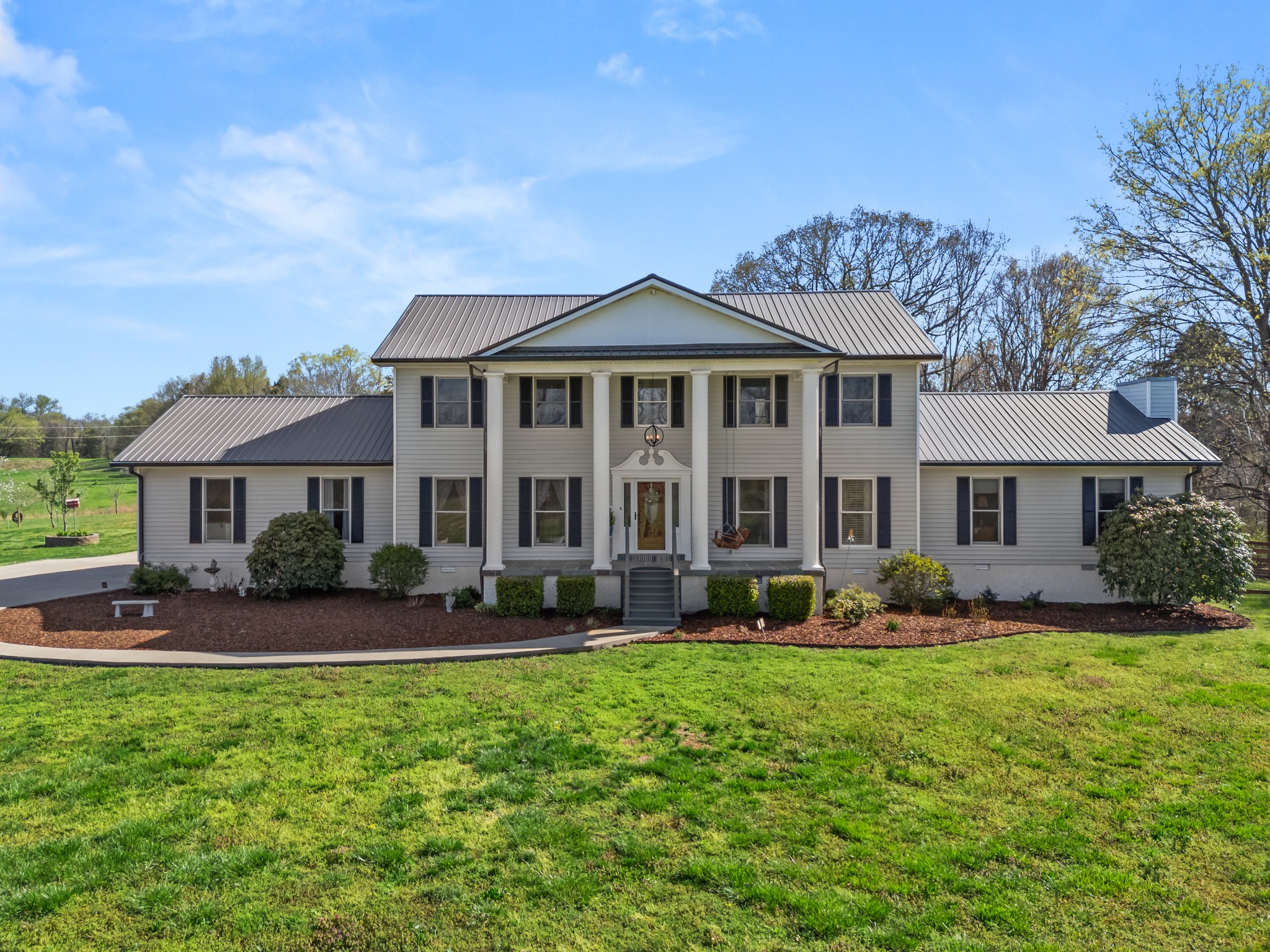 1737 Bratton Ln