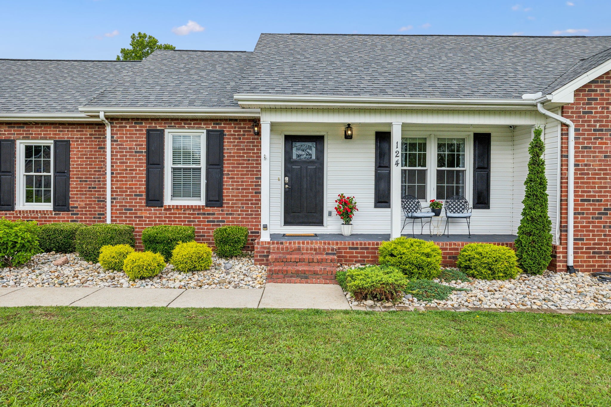 124 Mabry Dr