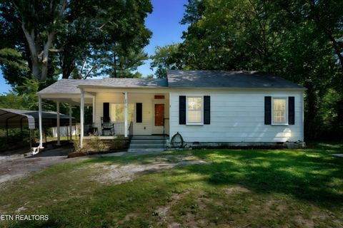 Photo of 512 Akers St, Maryville, TN 37804 (MLS # 3224386)