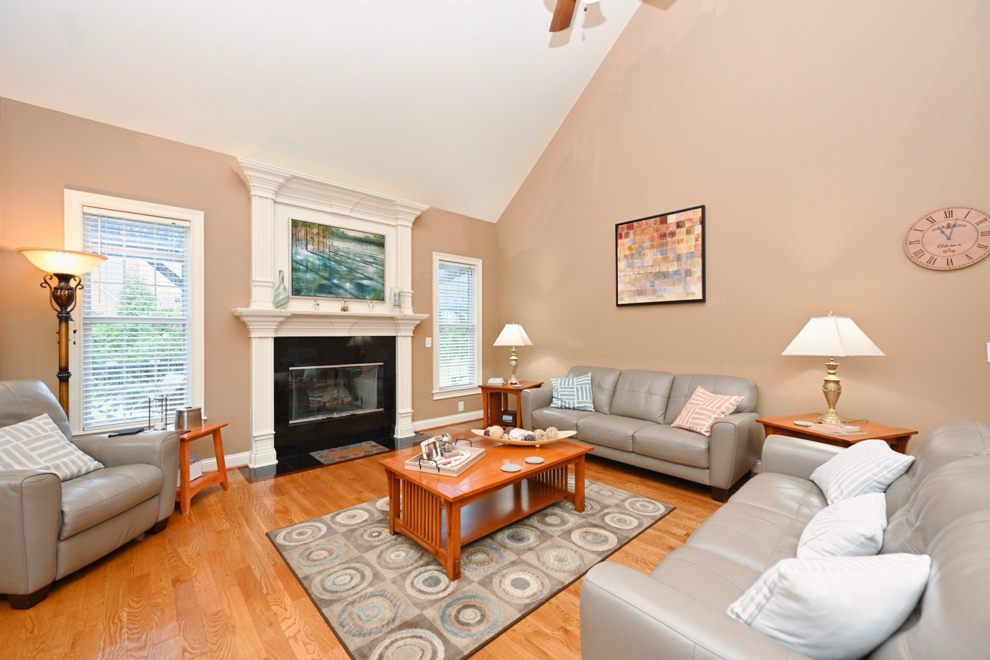 1043 Dorset Dr