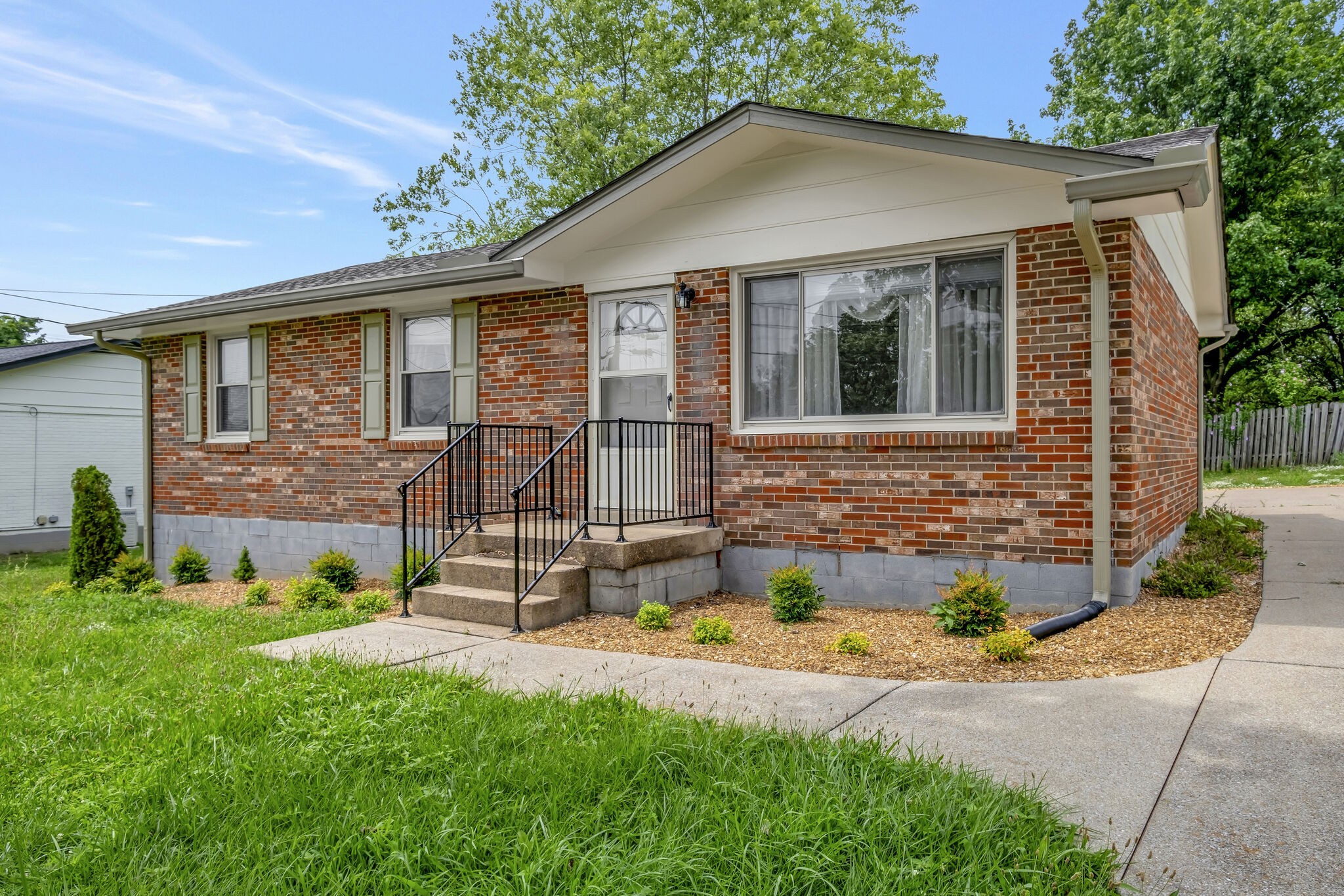 211 Friendship Dr
