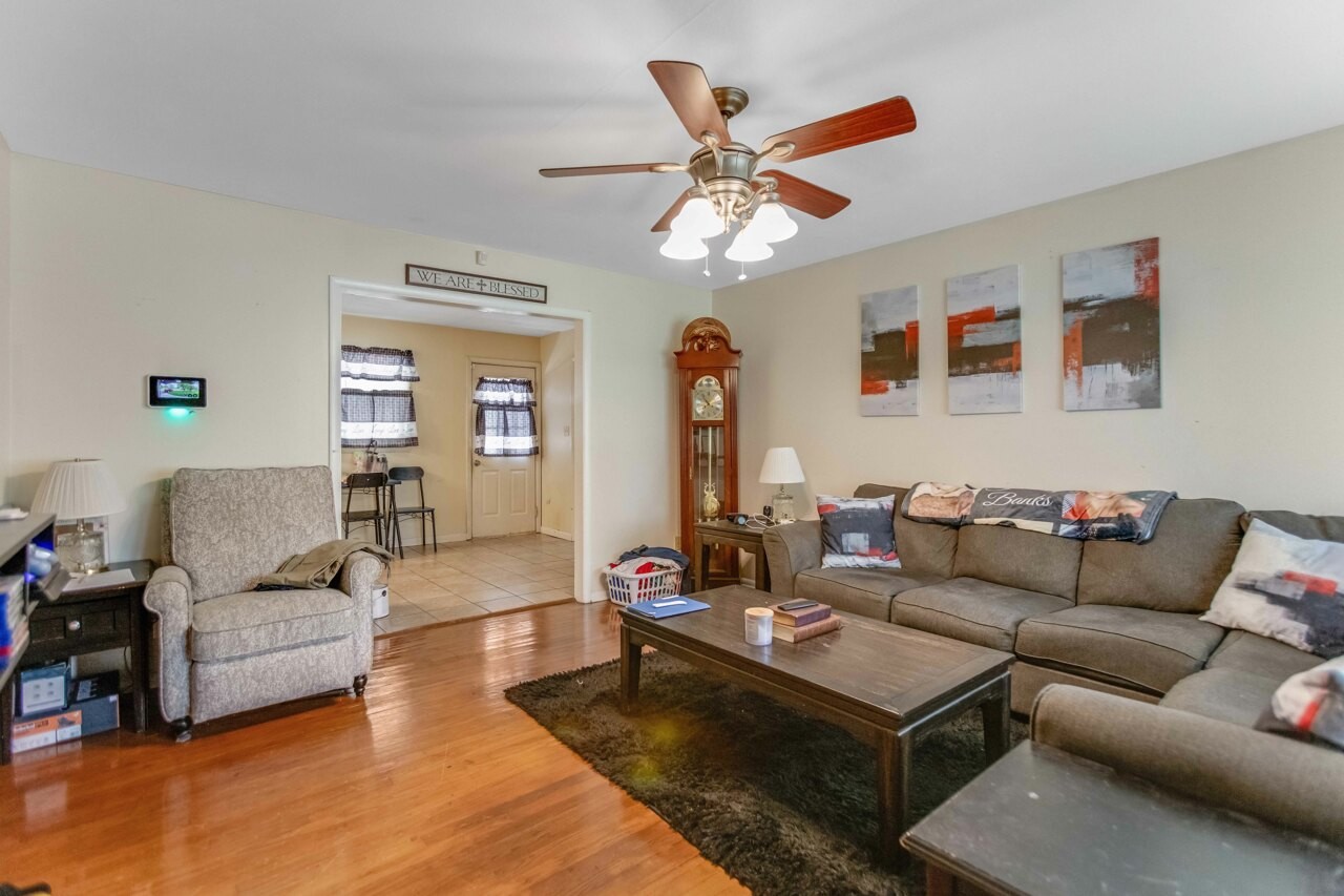 1710 Clarence Dr