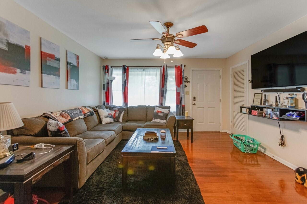 1710 Clarence Dr