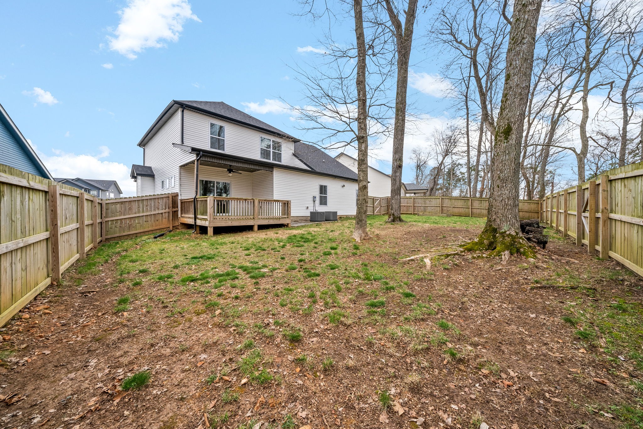 Clarksville, Tennessee 37040, United States, 4 Bedrooms Bedrooms, ,3 BathroomsBathrooms,Residential,Active,116912