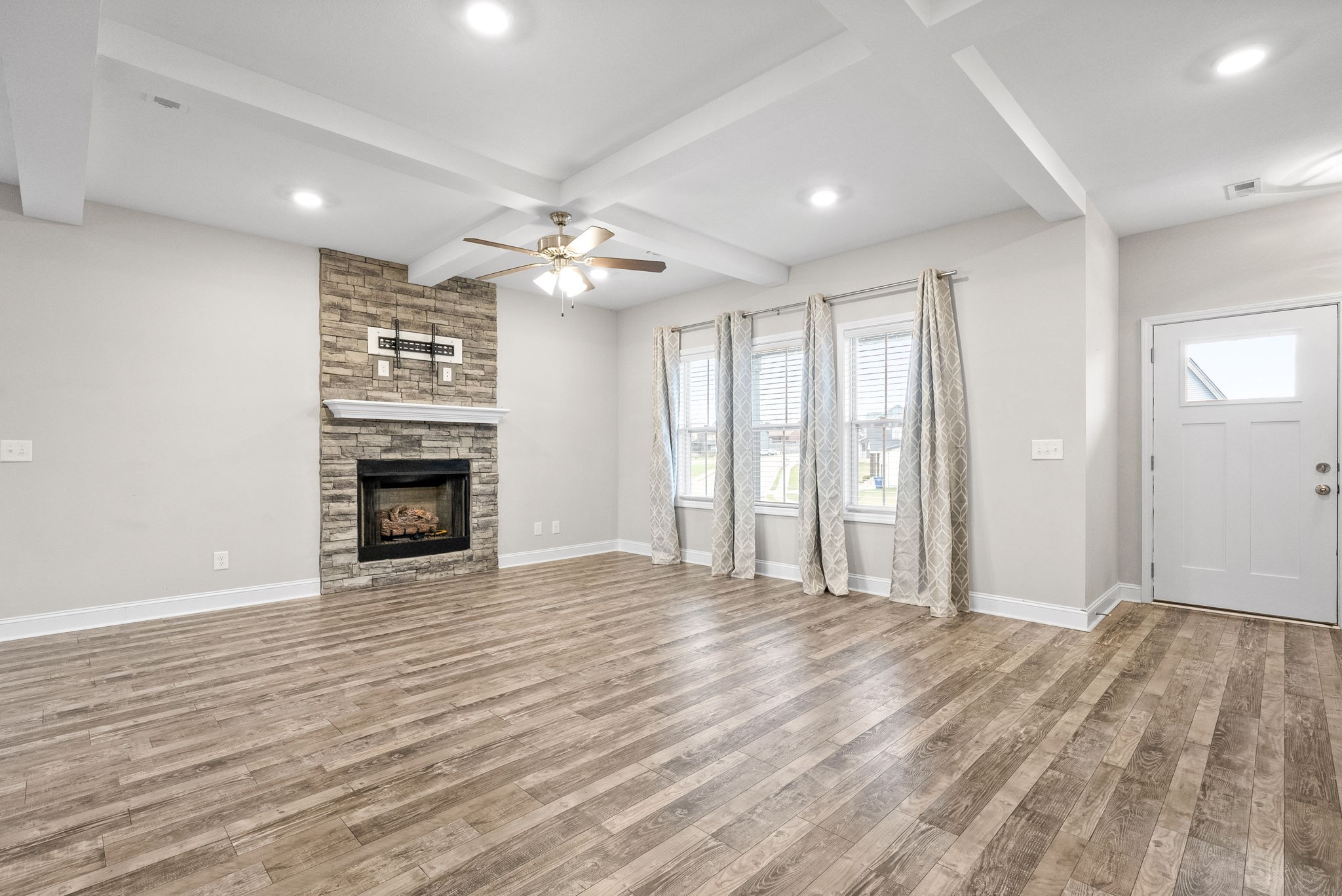 Clarksville, Tennessee 37040, United States, 4 Bedrooms Bedrooms, ,3 BathroomsBathrooms,Residential,Active,116912