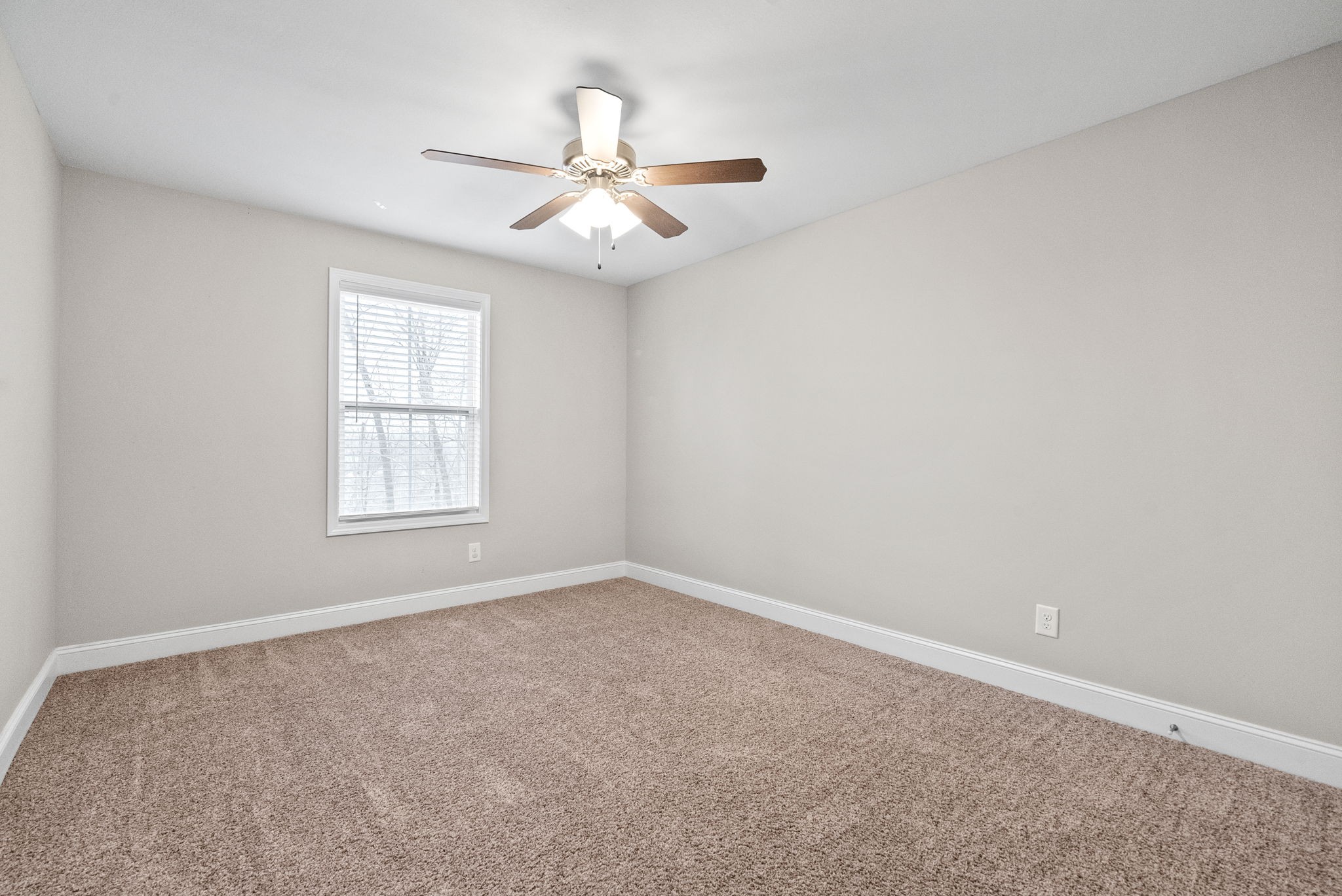 Clarksville, Tennessee 37040, United States, 4 Bedrooms Bedrooms, ,3 BathroomsBathrooms,Residential,Active,116912