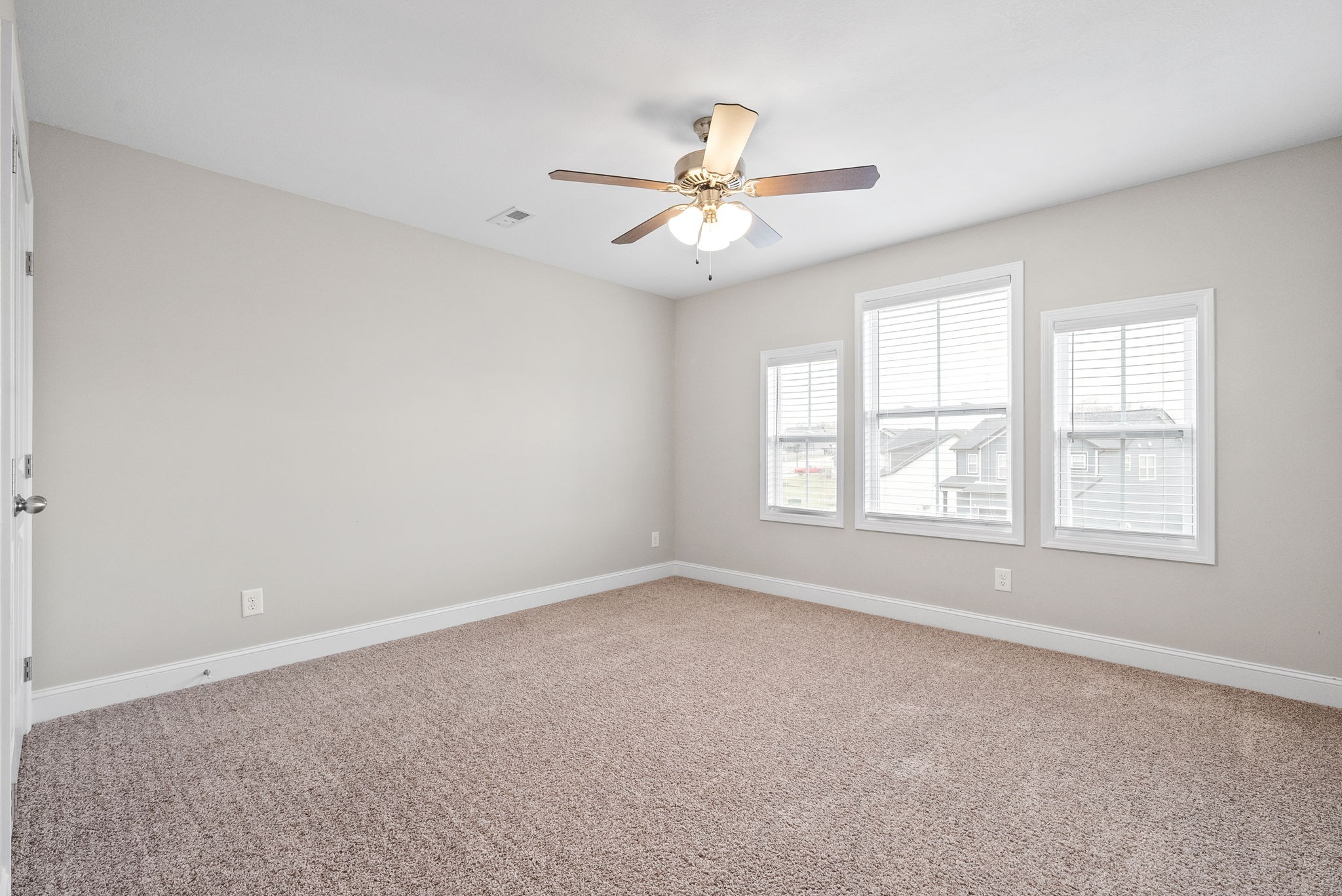 Clarksville, Tennessee 37040, United States, 4 Bedrooms Bedrooms, ,3 BathroomsBathrooms,Residential,Active,116912