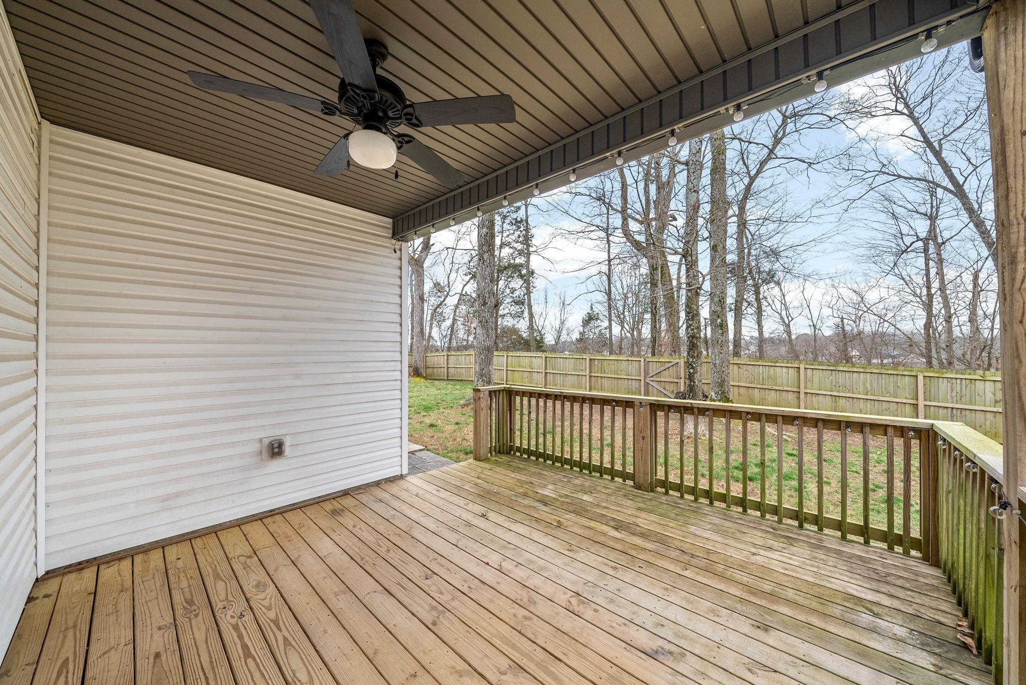 Clarksville, Tennessee 37040, United States, 4 Bedrooms Bedrooms, ,3 BathroomsBathrooms,Residential,Active,116912