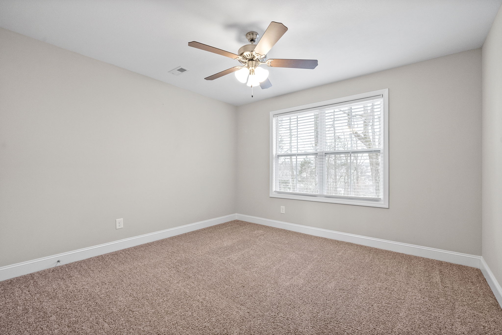 Clarksville, Tennessee 37040, United States, 4 Bedrooms Bedrooms, ,3 BathroomsBathrooms,Residential,Active,116912