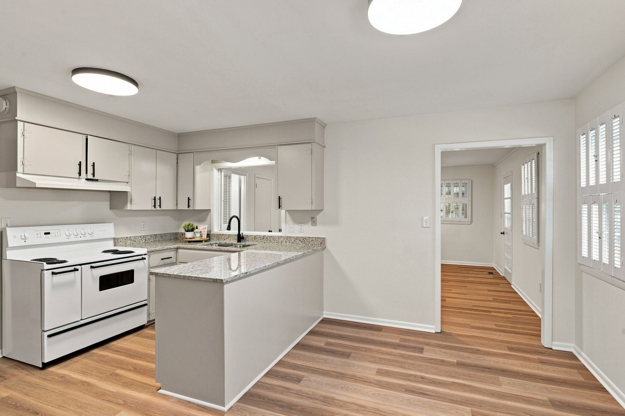 207 Sunset Dr