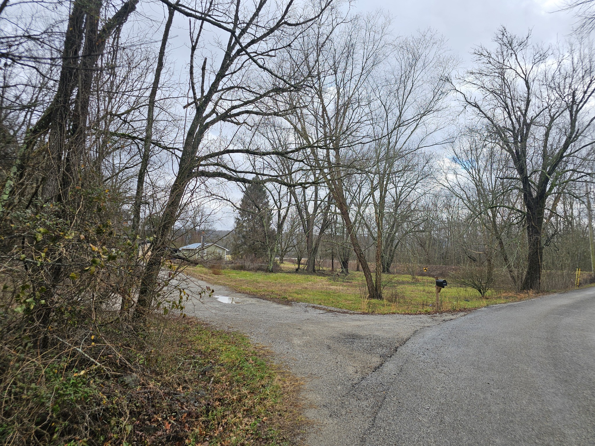 32 Hawks Hollow Rd