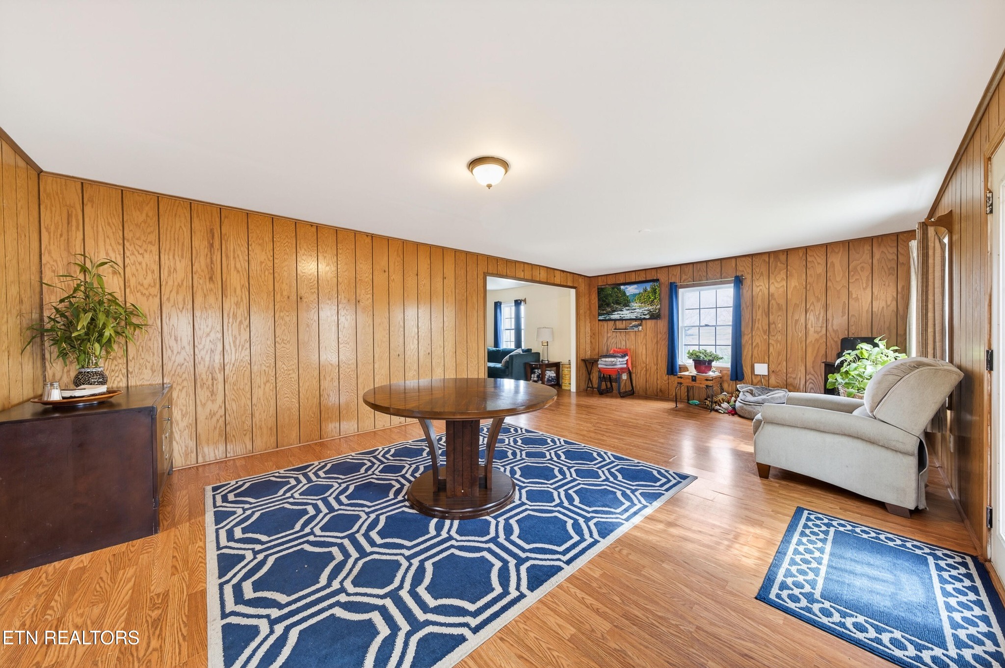 6311 Eastland Rd