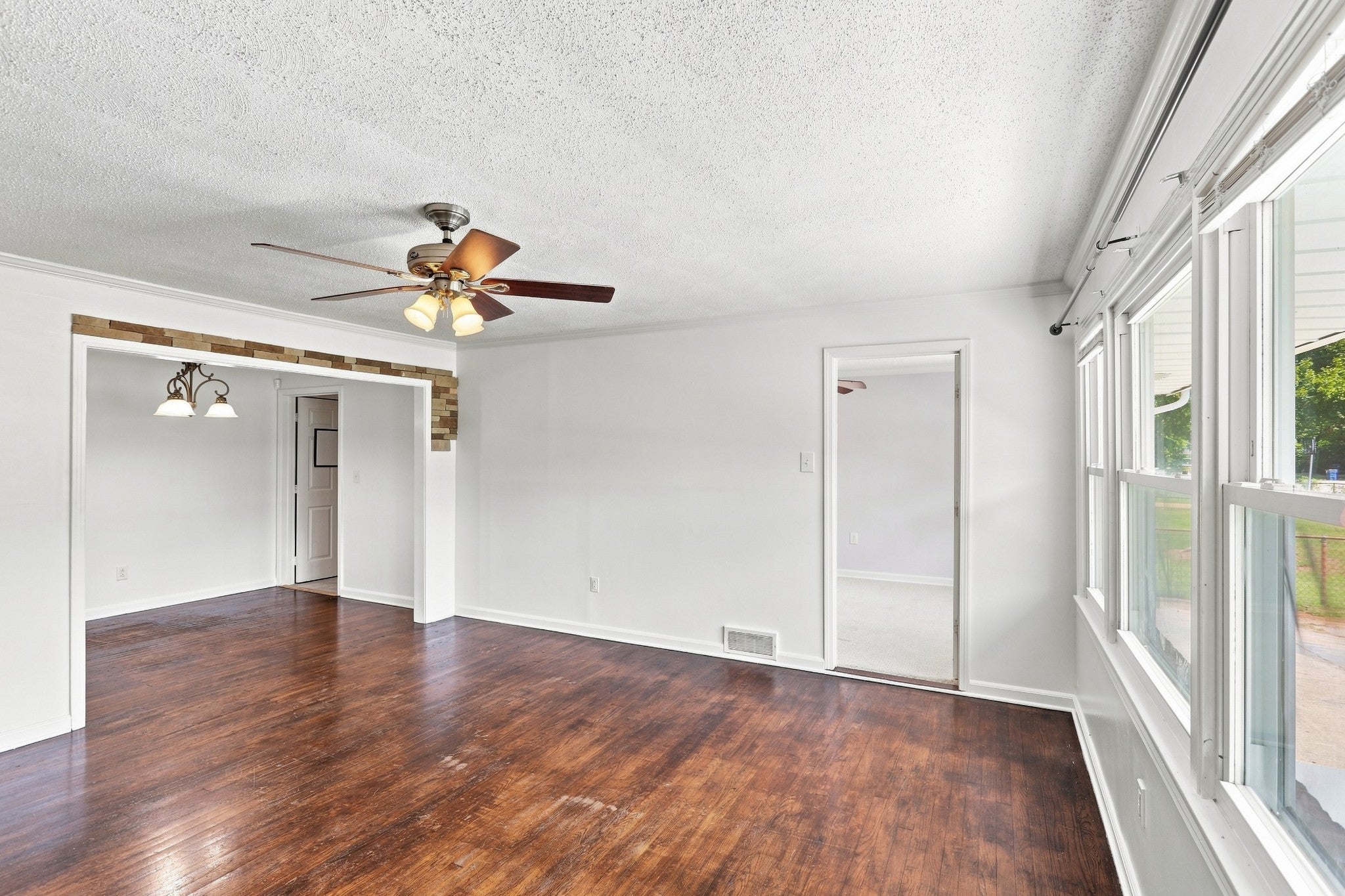 203 Rebecca Ln