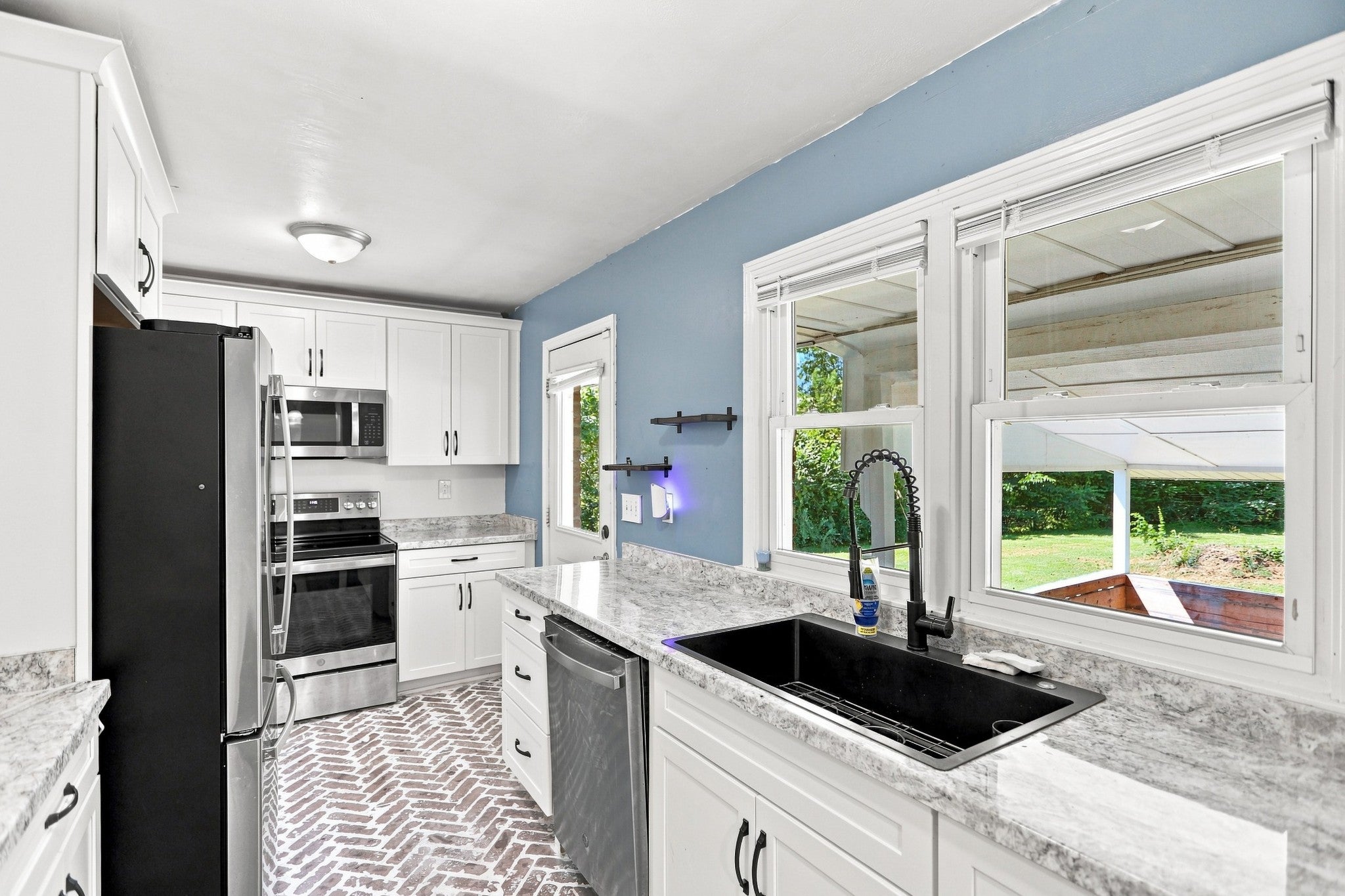 203 Rebecca Ln
