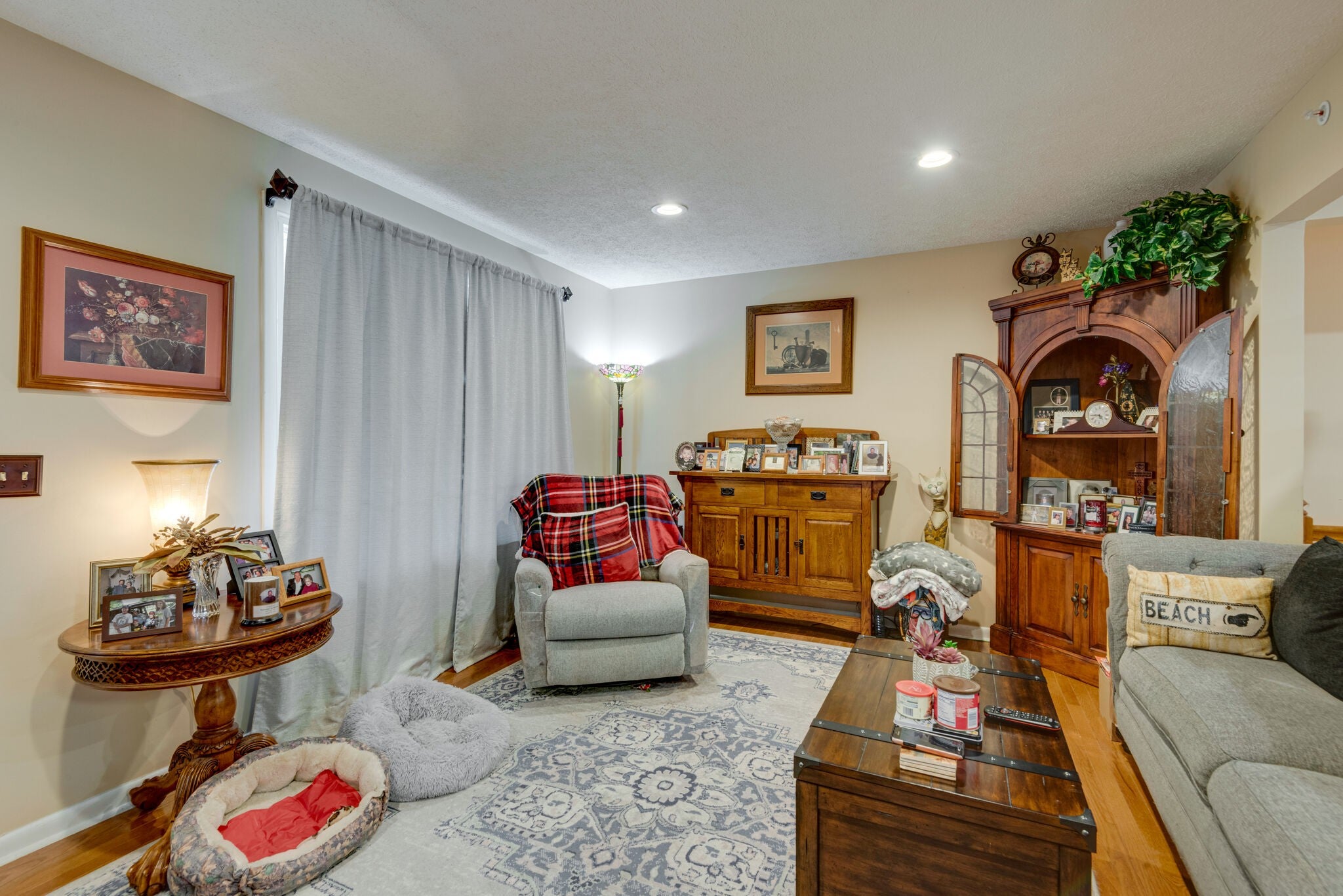 309 Bluebird Ln