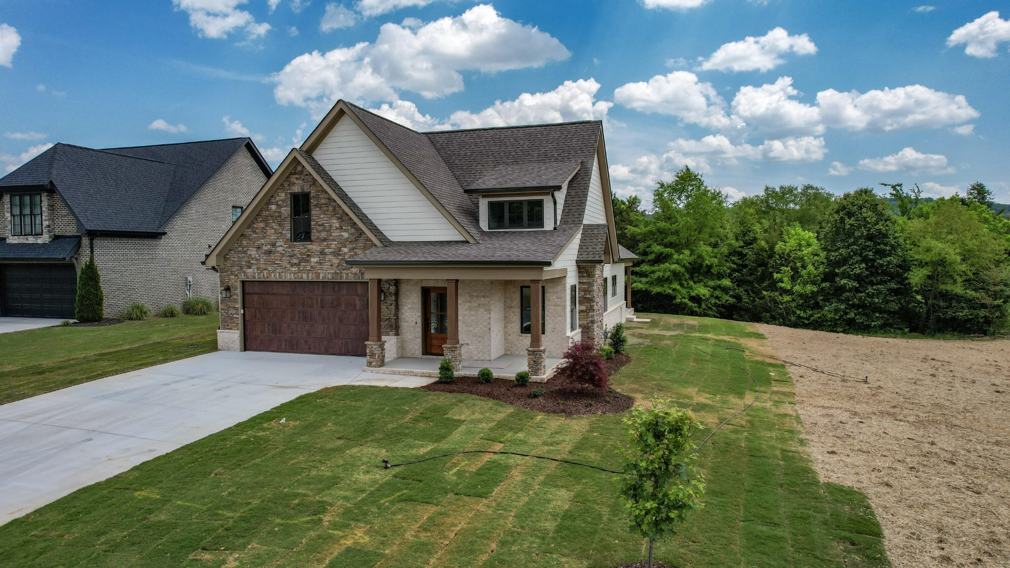 302 Kings Cove Court NW