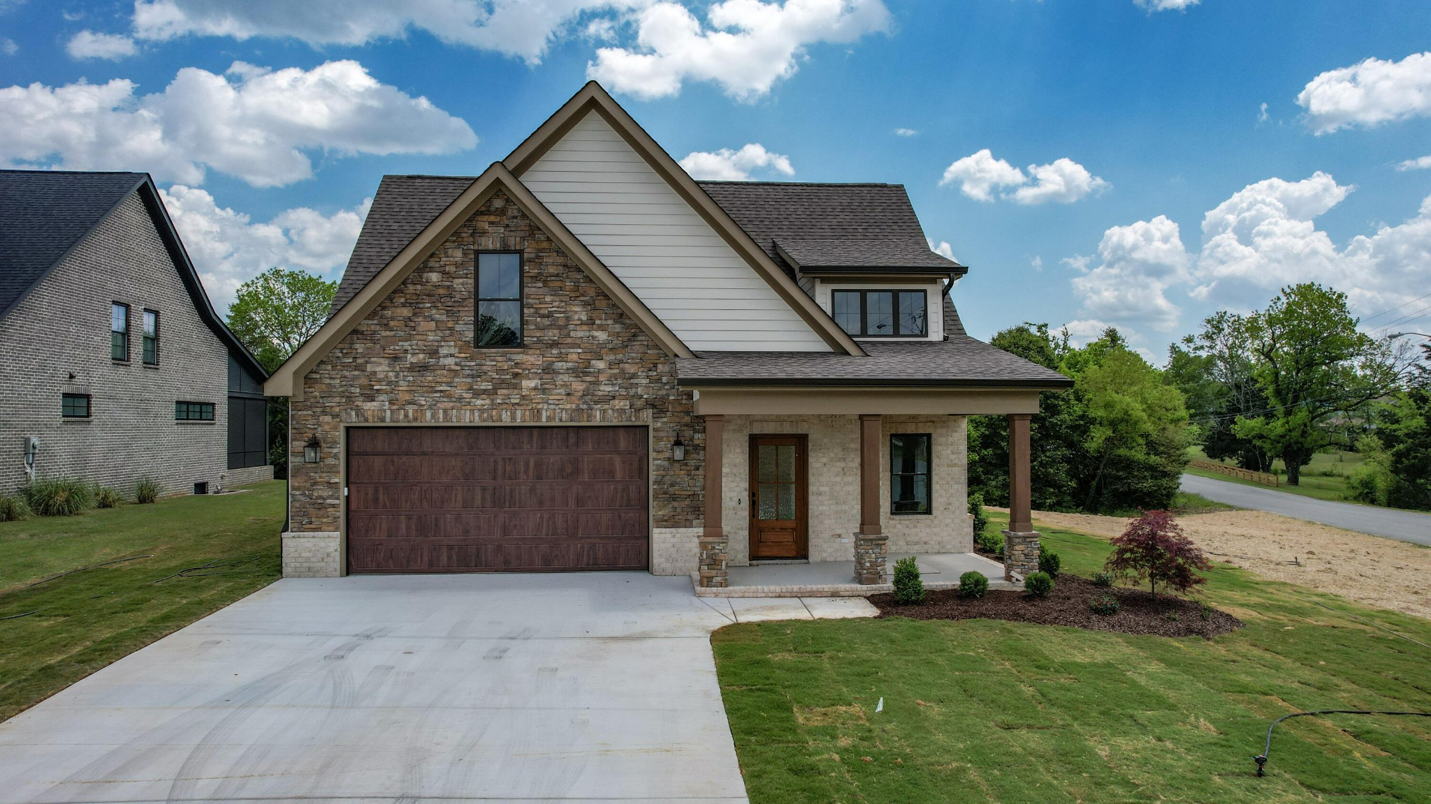302 Kings Cove Court NW