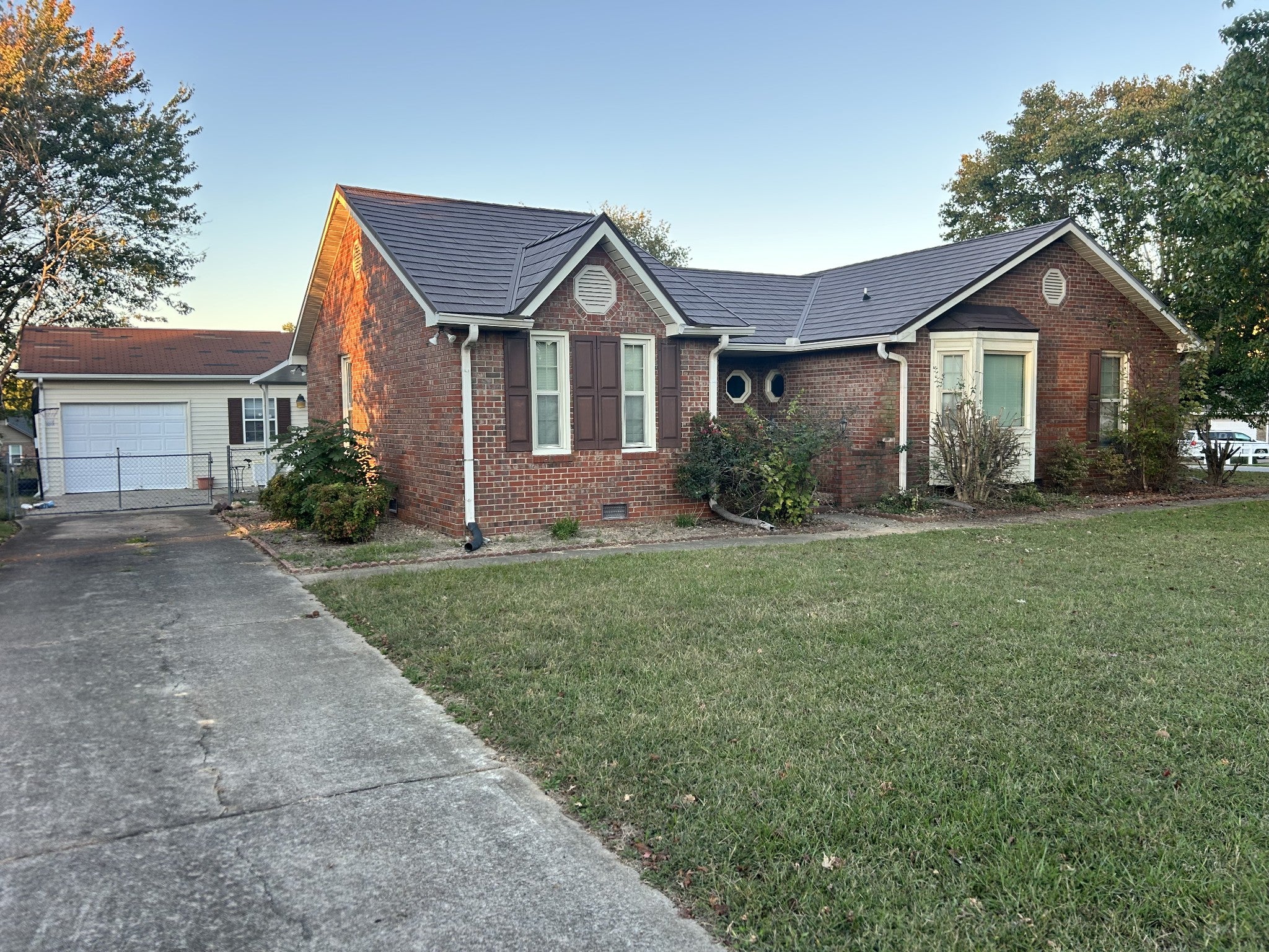 1182 Woodbridge Dr
