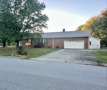 1182 Woodbridge Dr